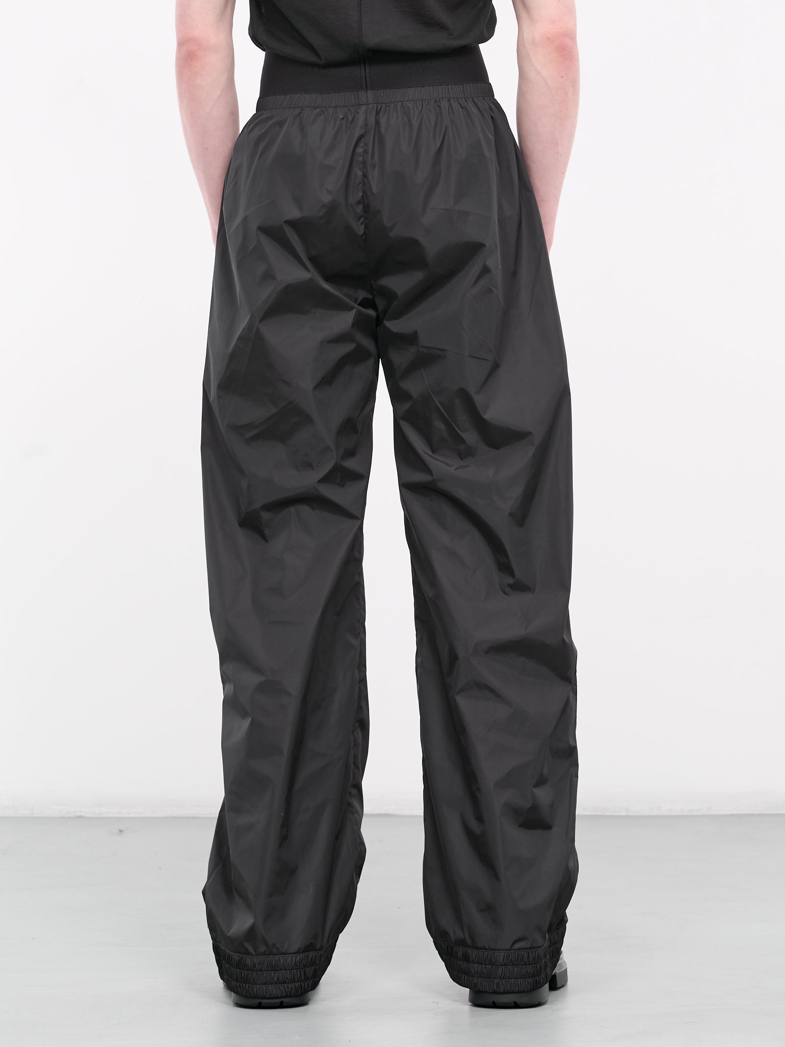 Elasticated Technical Nylon Trousers (S1UPA04-BLACK)