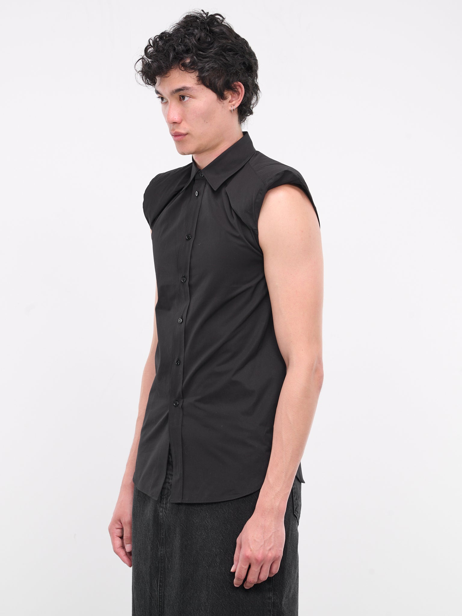 Collarbone Sleeveless Shirt (S1USH05-BLACK)