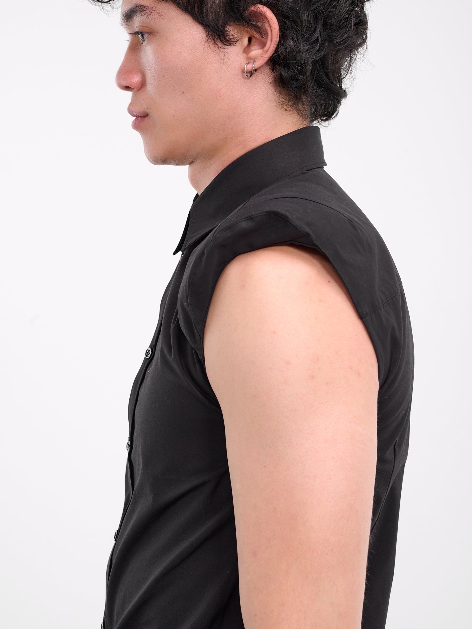 Collarbone Sleeveless Shirt (S1USH05-BLACK)