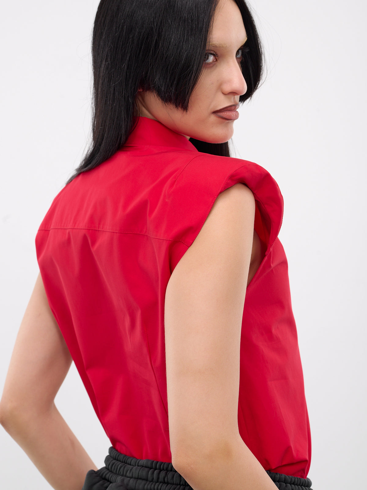 Collarbone Sleeveless Shirt (S1USH05-RED)
