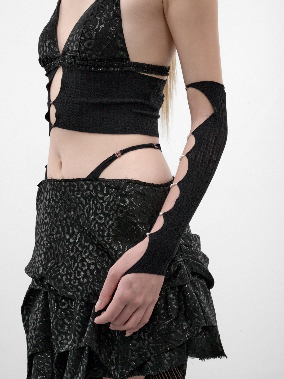 Onyx Cut-Outs Arm Sleeve (S21R004O-ONYX)