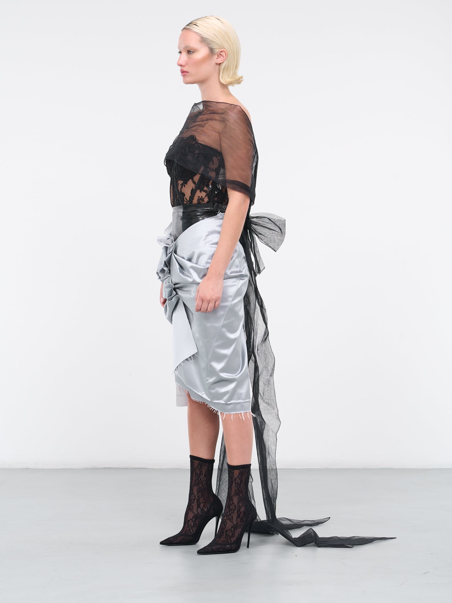 Sheer Stole (S29TH0116-S48403-BLACK)