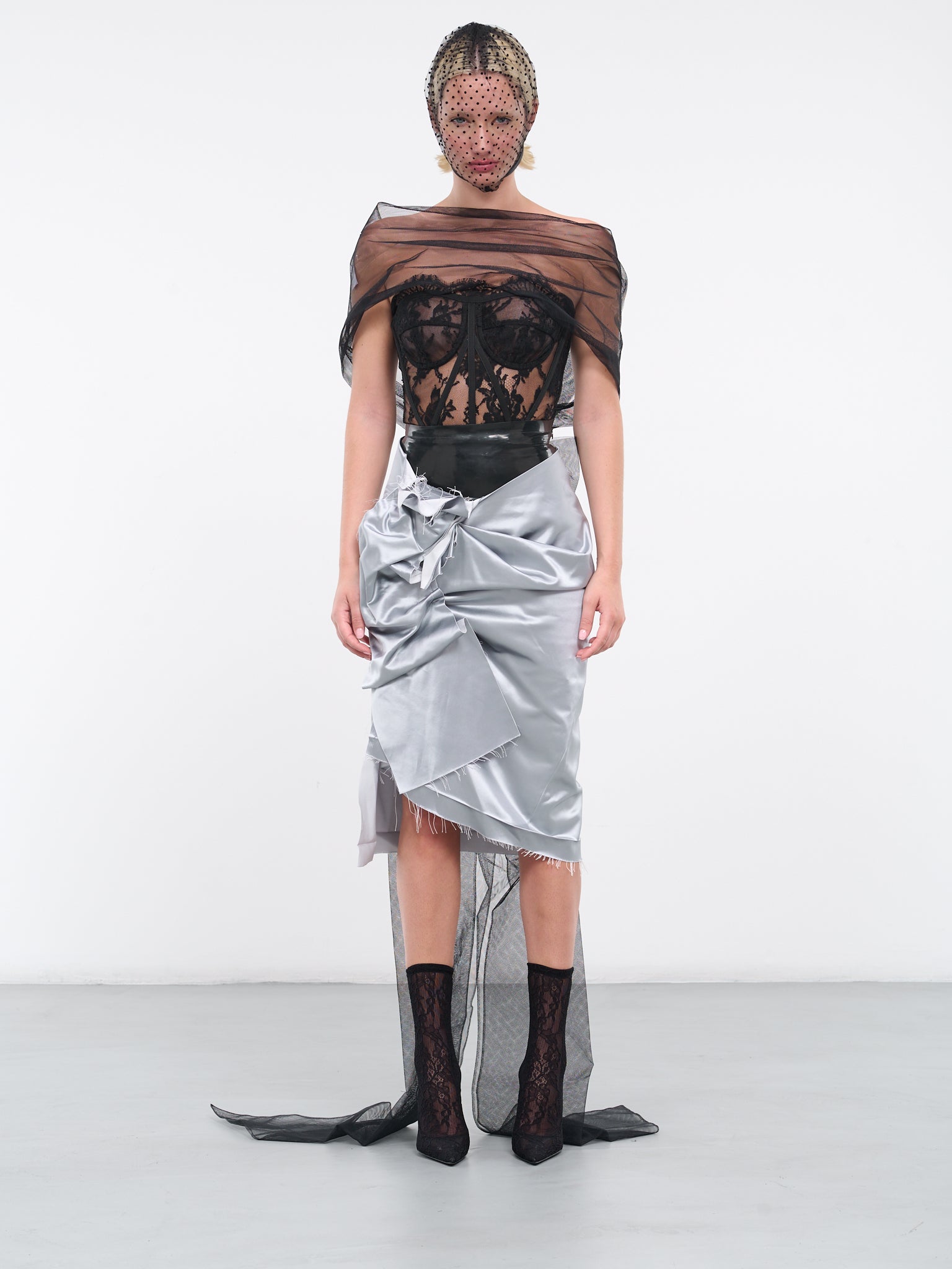 Sheer Stole (S29TH0116-S48403-BLACK)