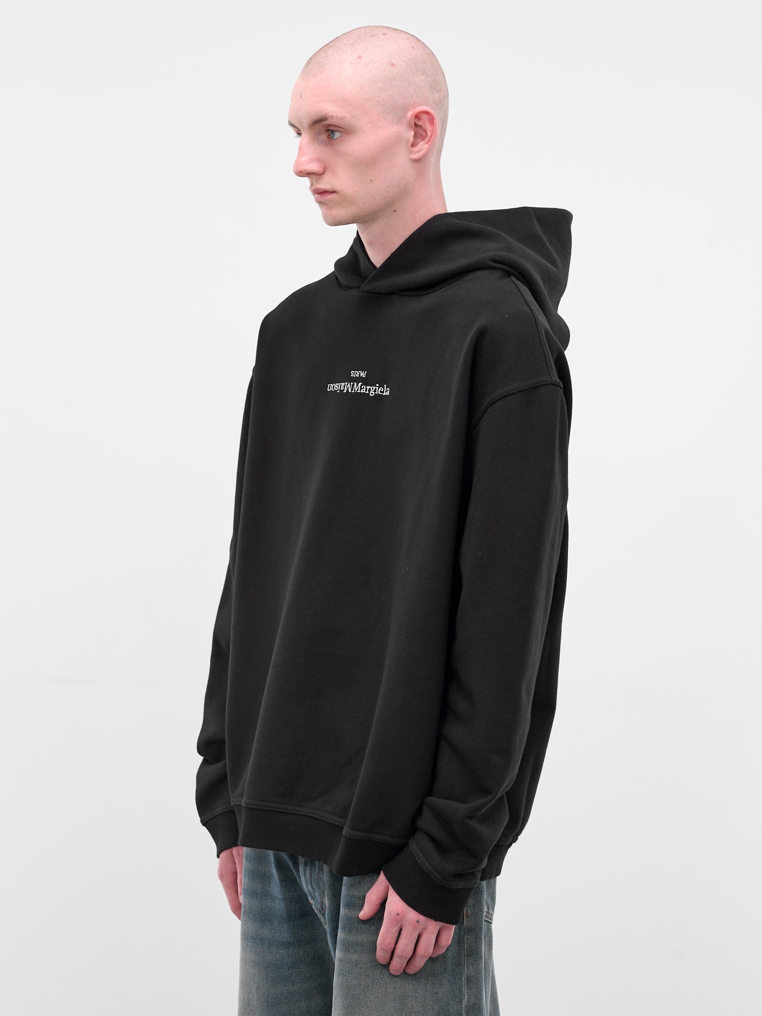Black Reversed Logo Embroidery Hoodie (S50GU0167-S25503-962-BLACK)