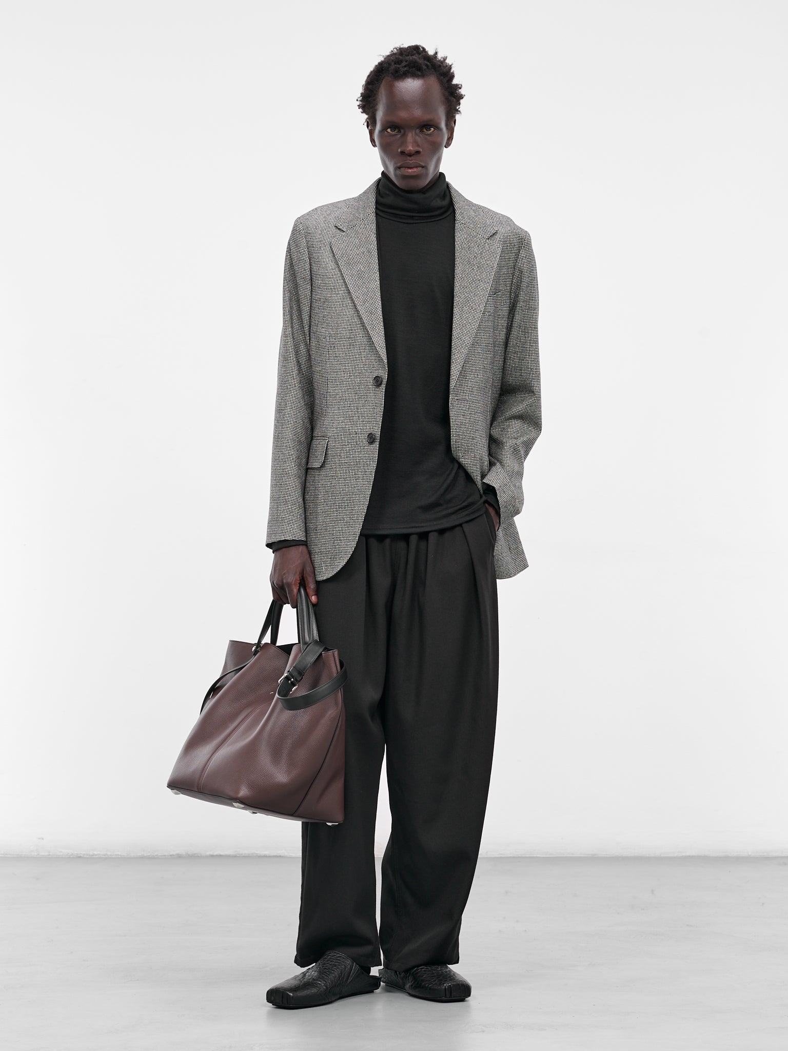 Baggy Wool Pleated Sweatpants (S50KA0695-M35505-900-BLACK)
