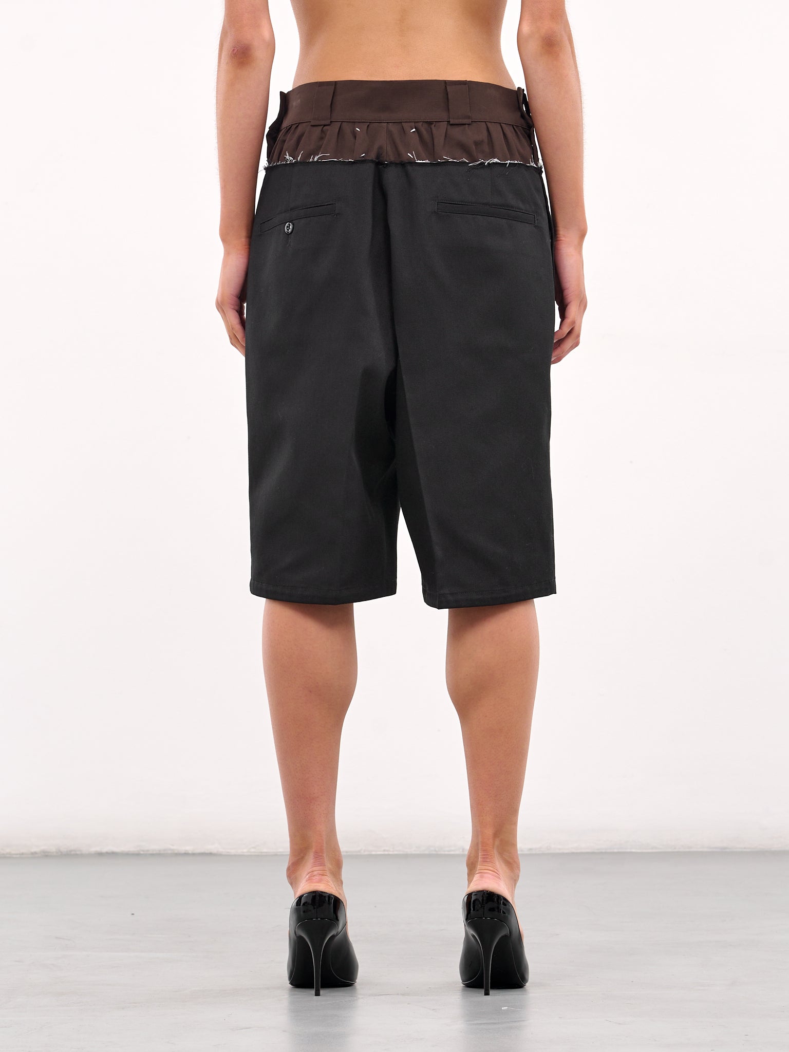 ショートパンツ MAISON MARGIELA Women Shorts Burmudas S51MU0070MTN075 Blac Maison Margiela Anonymity of the Lining Shorts (Black) – CNCPTS