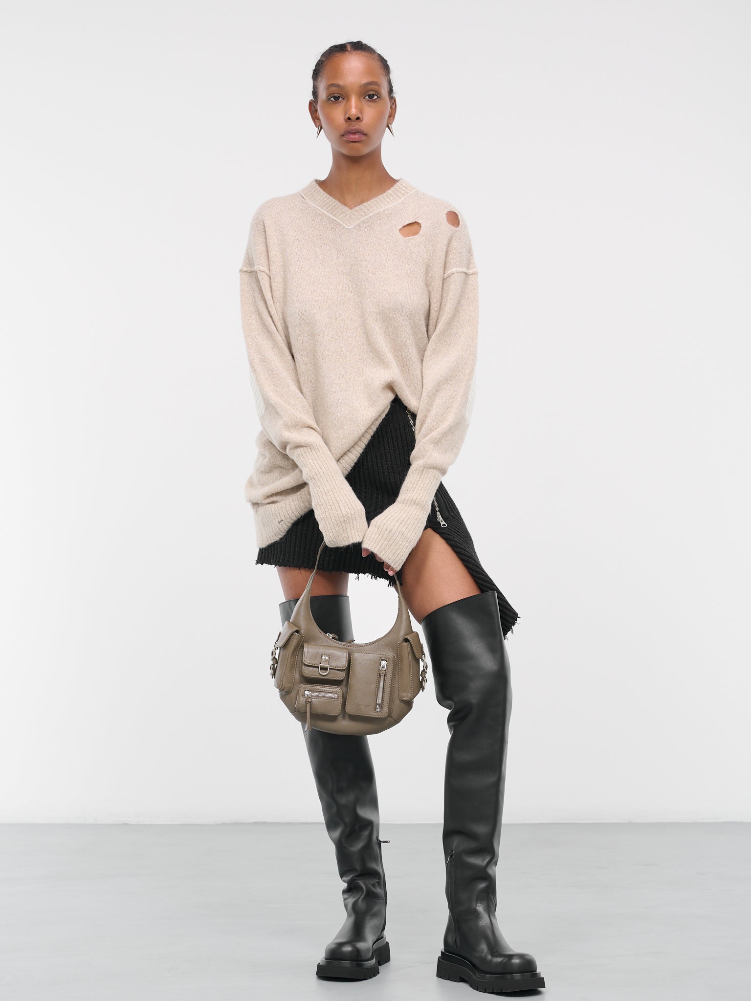 Distressed Oversized Jumper (S52HN0003-S18289-961-OFF-WHITE)