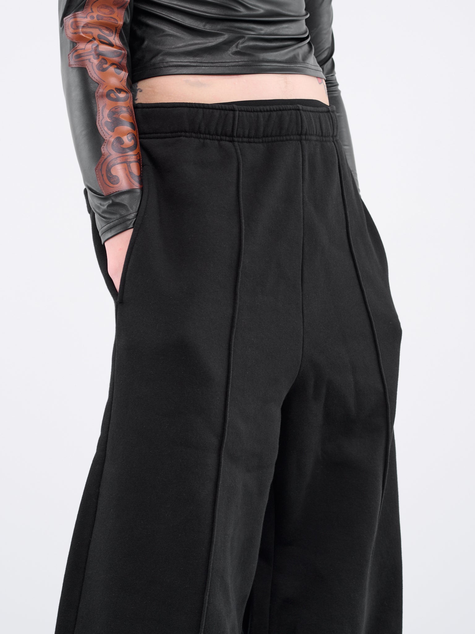 Wide Track Trousers (S52KA0437-S25605-900-BLACK)