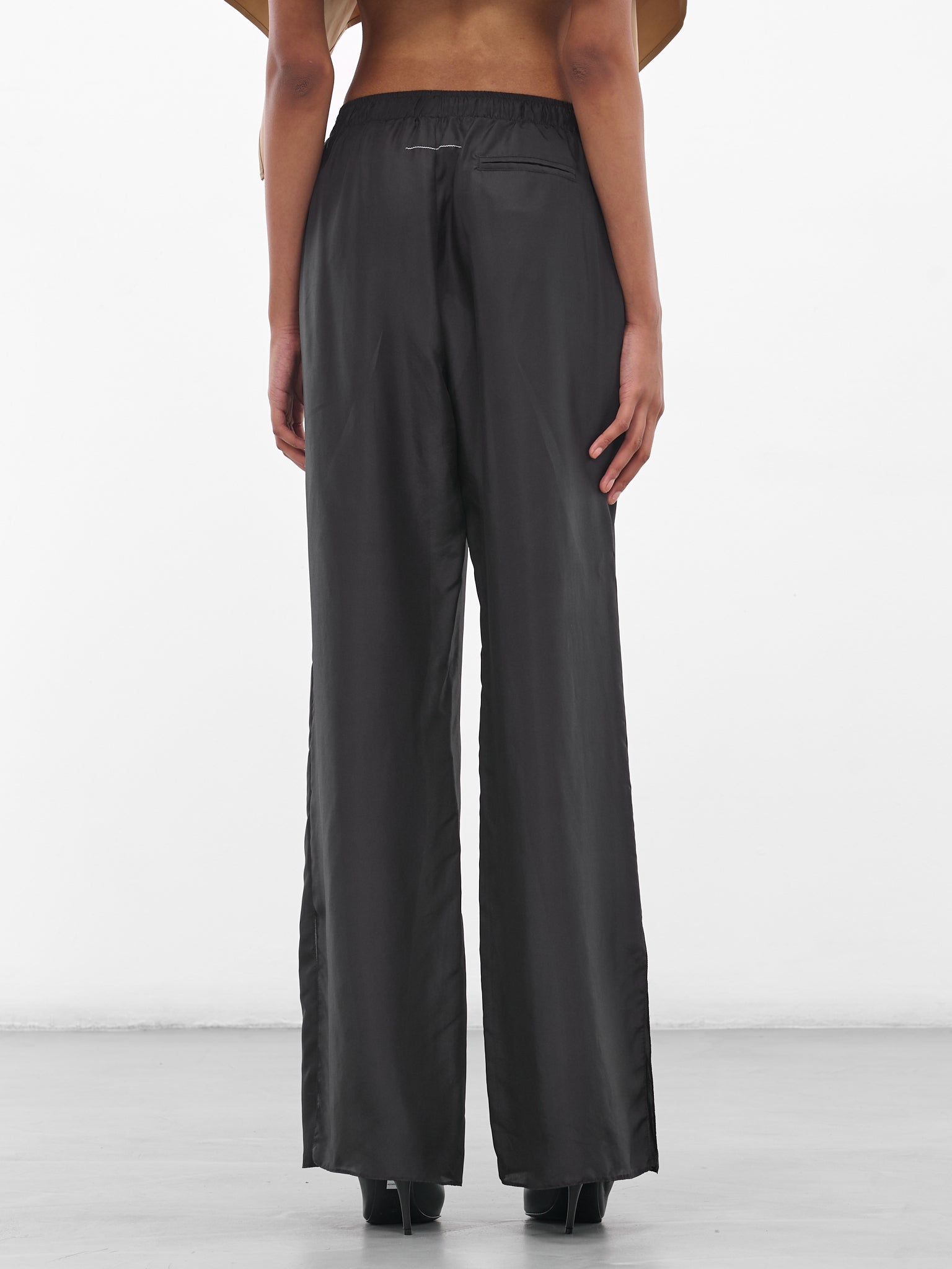 Black Silk Relaxed Trousers (S52KA0529-M35244-900-BLACK)