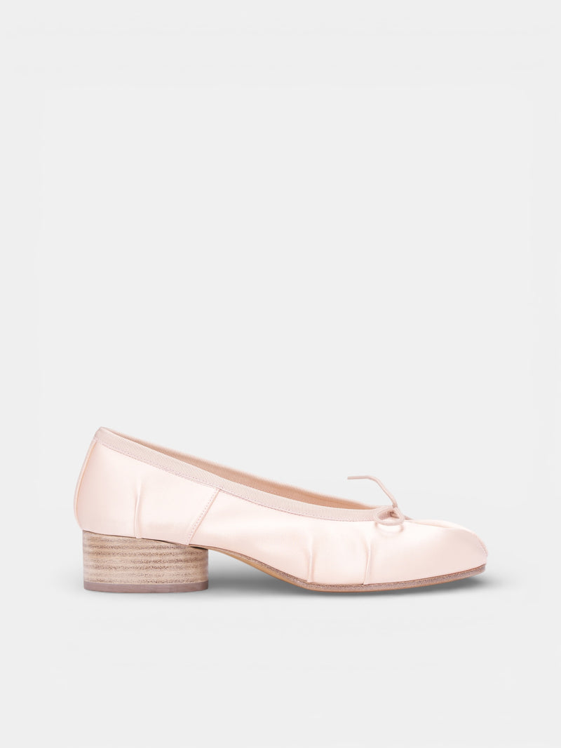 White Satin Tabi Ballerina Shoes (S58WZ0156-P7551-T2563-ALMOND-P)