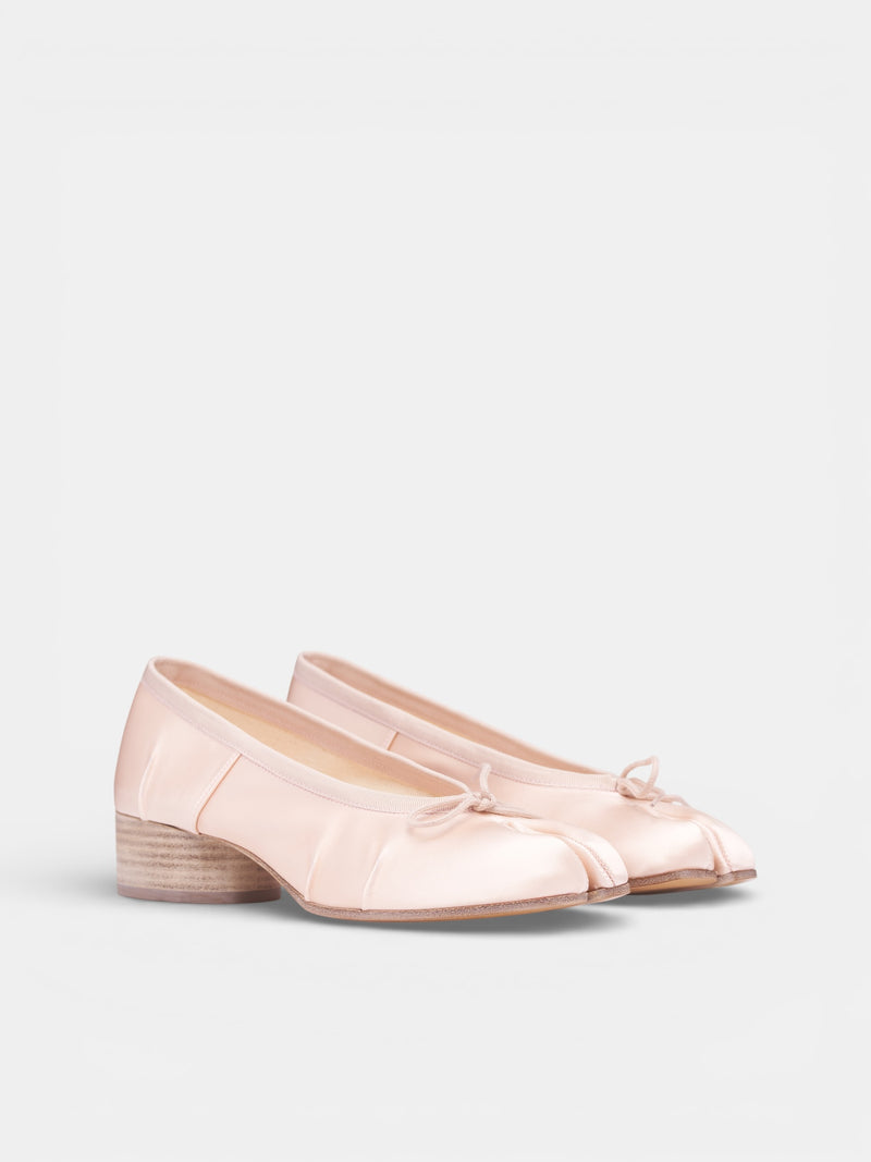 White Satin Tabi Ballerina Shoes (S58WZ0156-P7551-T2563-ALMOND-P)