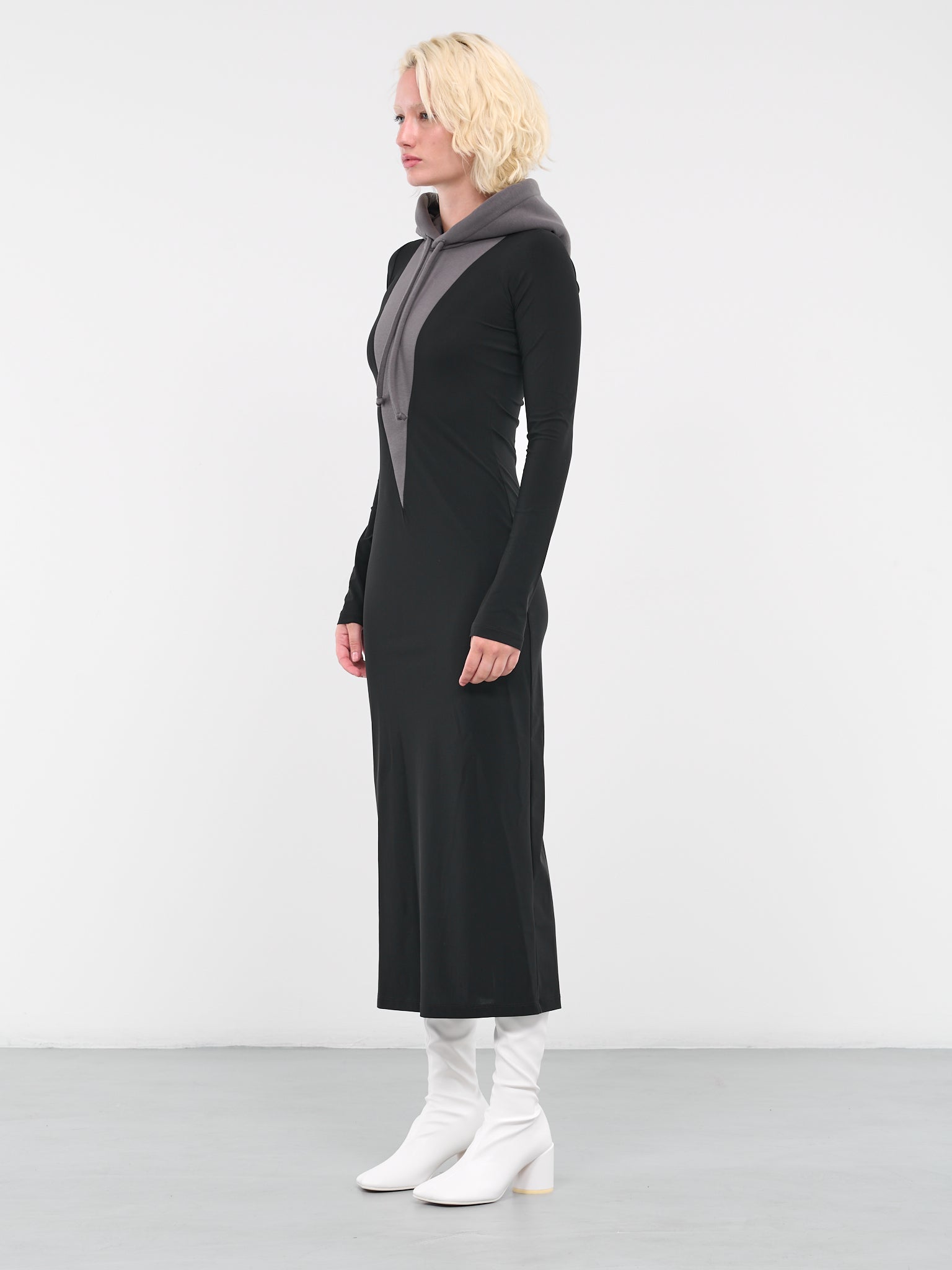 Paneled Hoodie Dress (S62DG0012-S24625-900-BLACK)