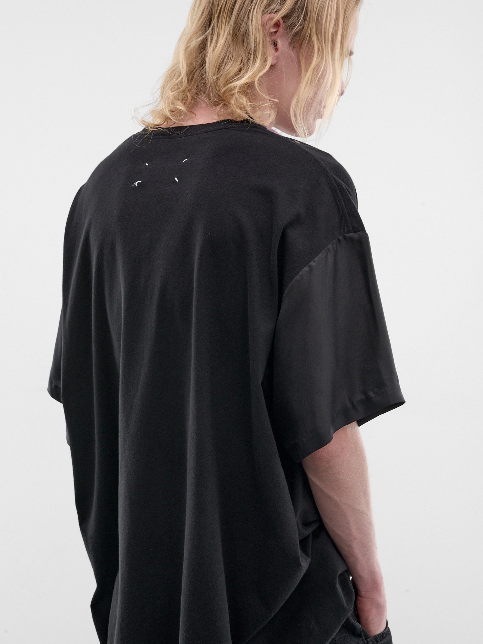 Dutch Still Life V-Neck Tee (S67GC0050-S24575-900-BLACK)