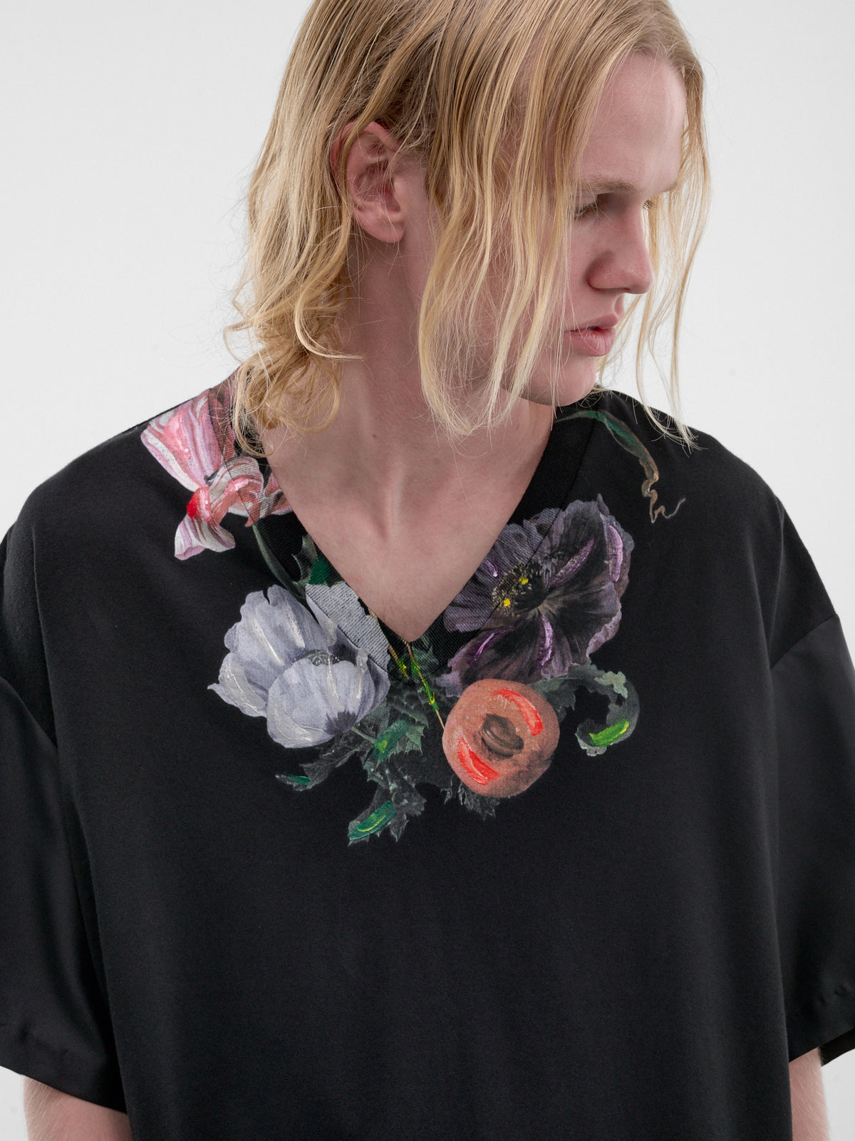 Dutch Still Life V-Neck Tee (S67GC0050-S24575-900-BLACK)