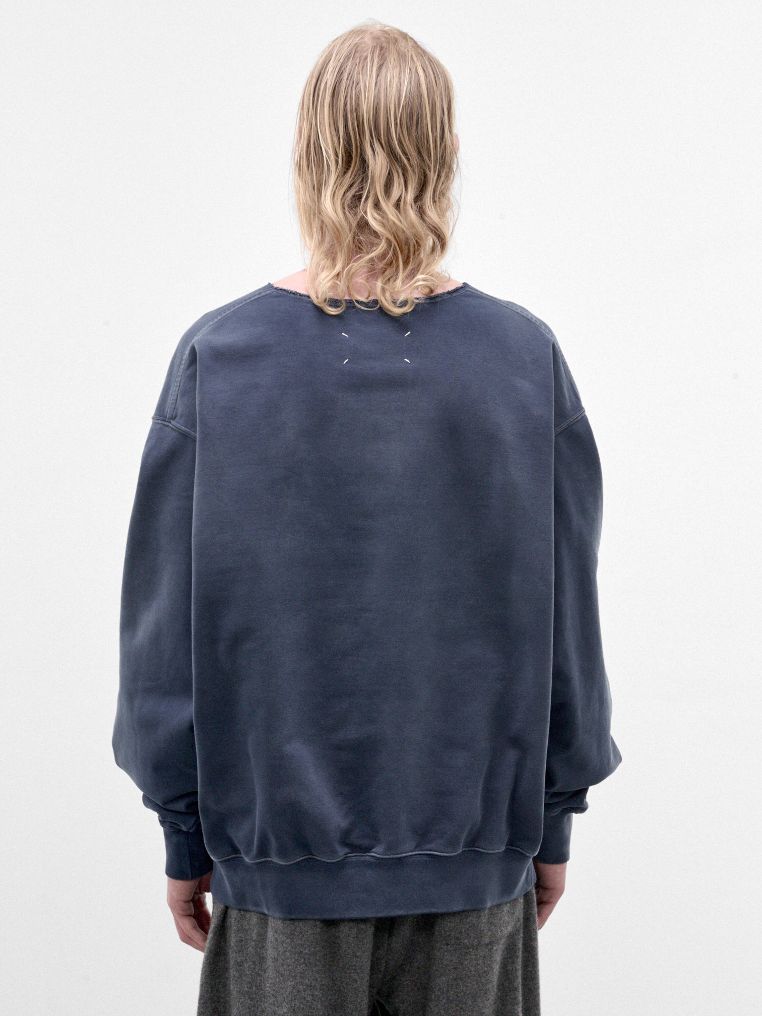 Blue Cotton V-Neck Sweatshirt (S67GU0040-S25520-505-BLUE)