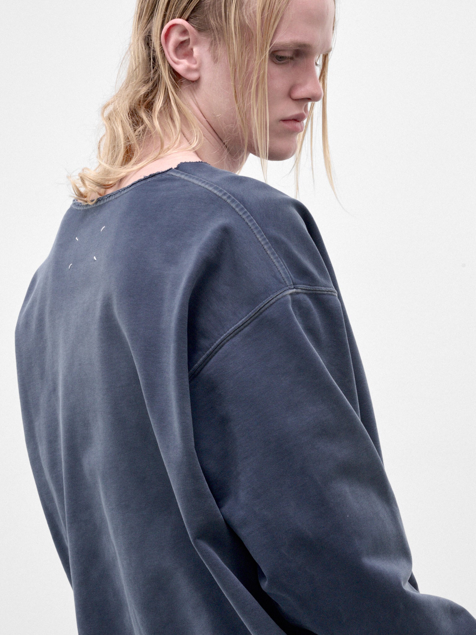 Blue Cotton V-Neck Sweatshirt (S67GU0040-S25520-505-BLUE)