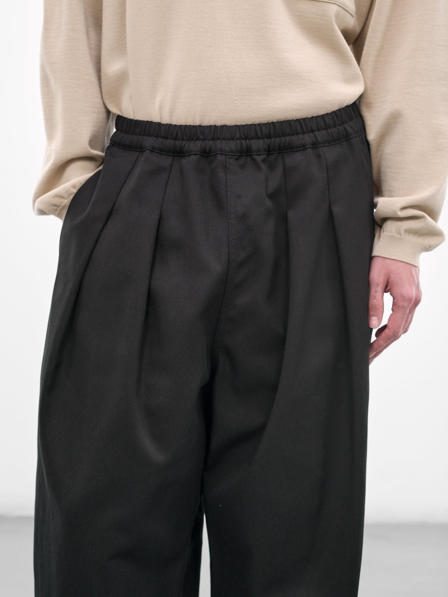 Black Pleated Elasticated Baggy Trousers (S67KA0091-S54042-900-BLACK)