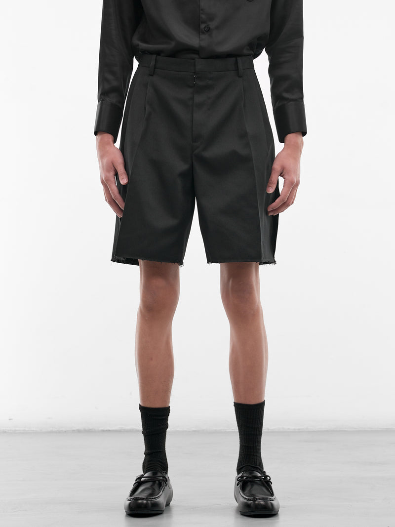 Black Pleated Bermuda Shorts (S67MU0063-S54042-900-BLACK)