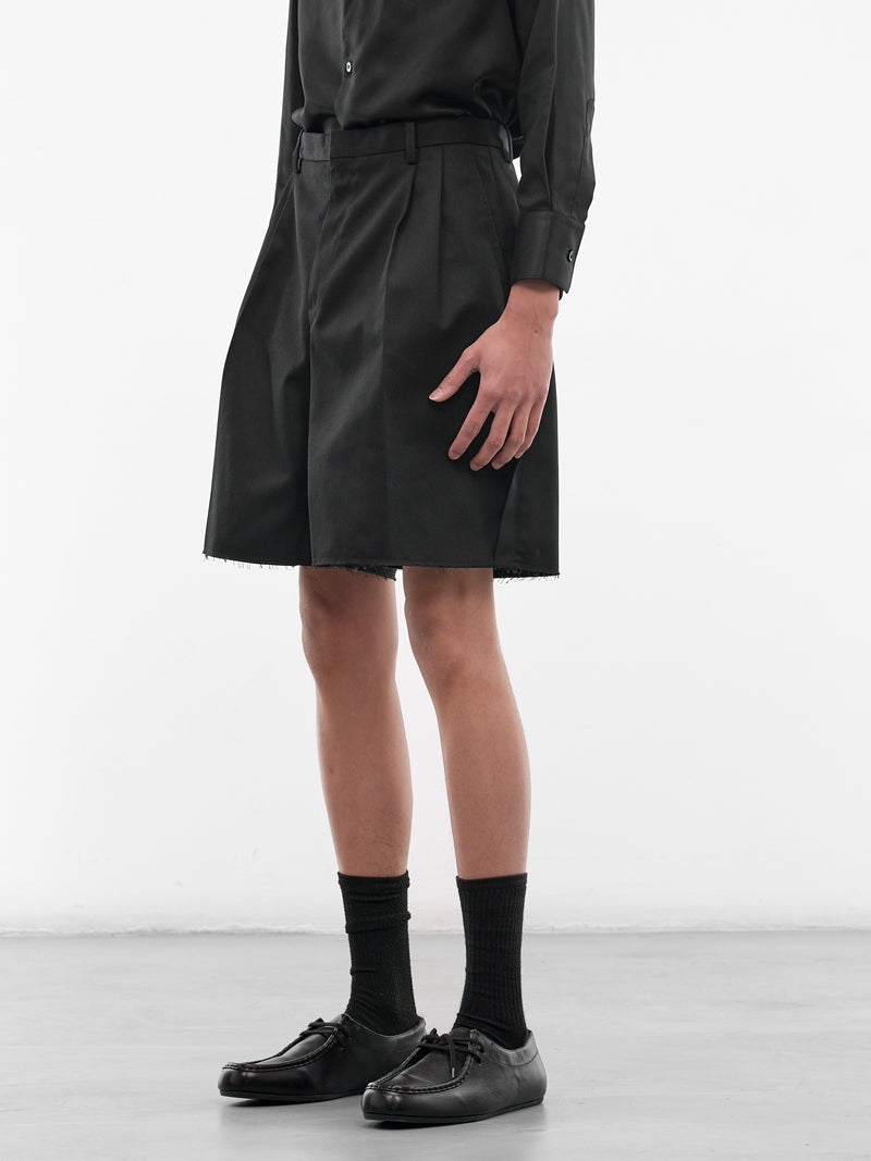 Black Pleated Bermuda Shorts (S67MU0063-S54042-900-BLACK)