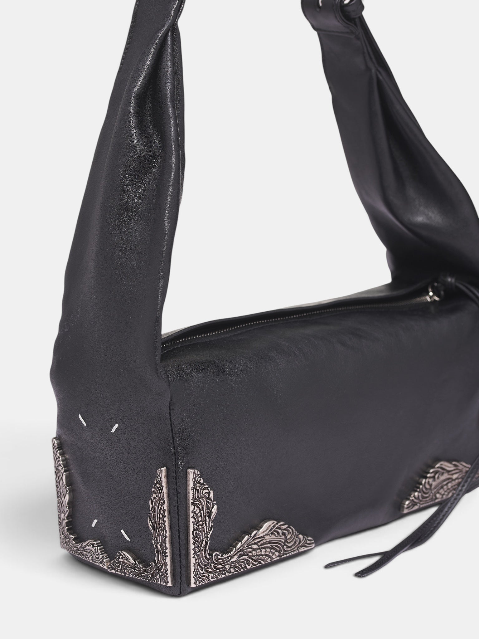 Black East West Box Bag (SB1ZH0009-P8985-BLACK)
