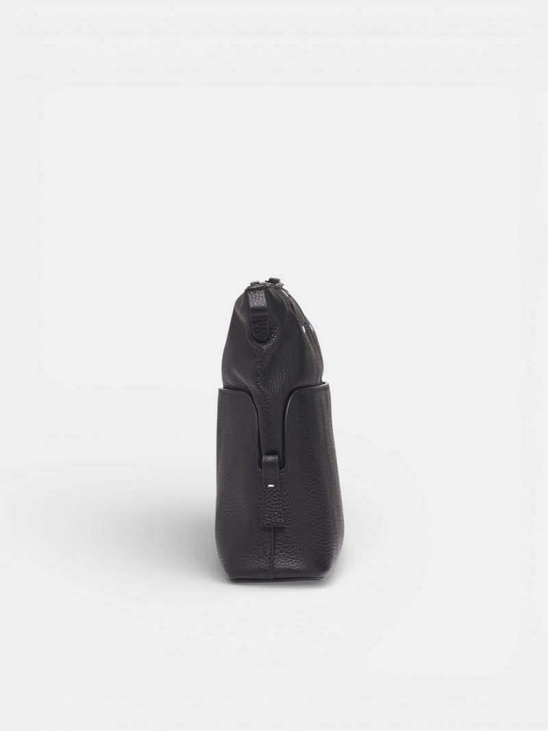 Black Leather 5AC Pouch Bag (SB2WF0007-P8838-BLACK)