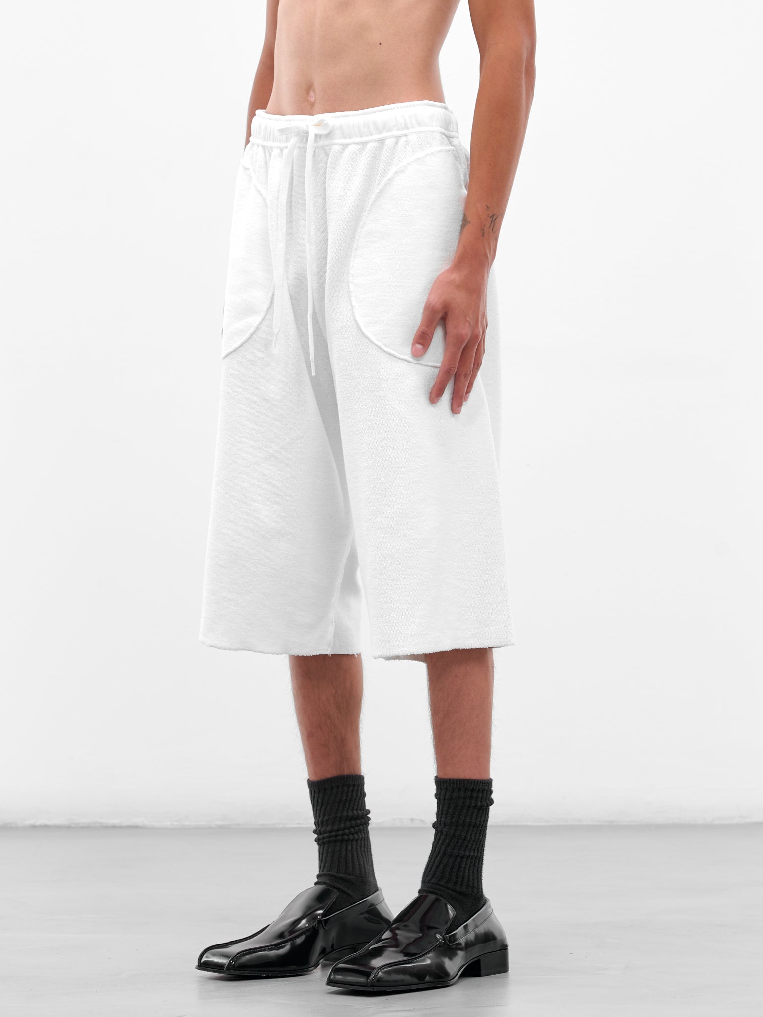 White French Terry Sweatshorts (SH0MU0019-M25014-101-WHITE)