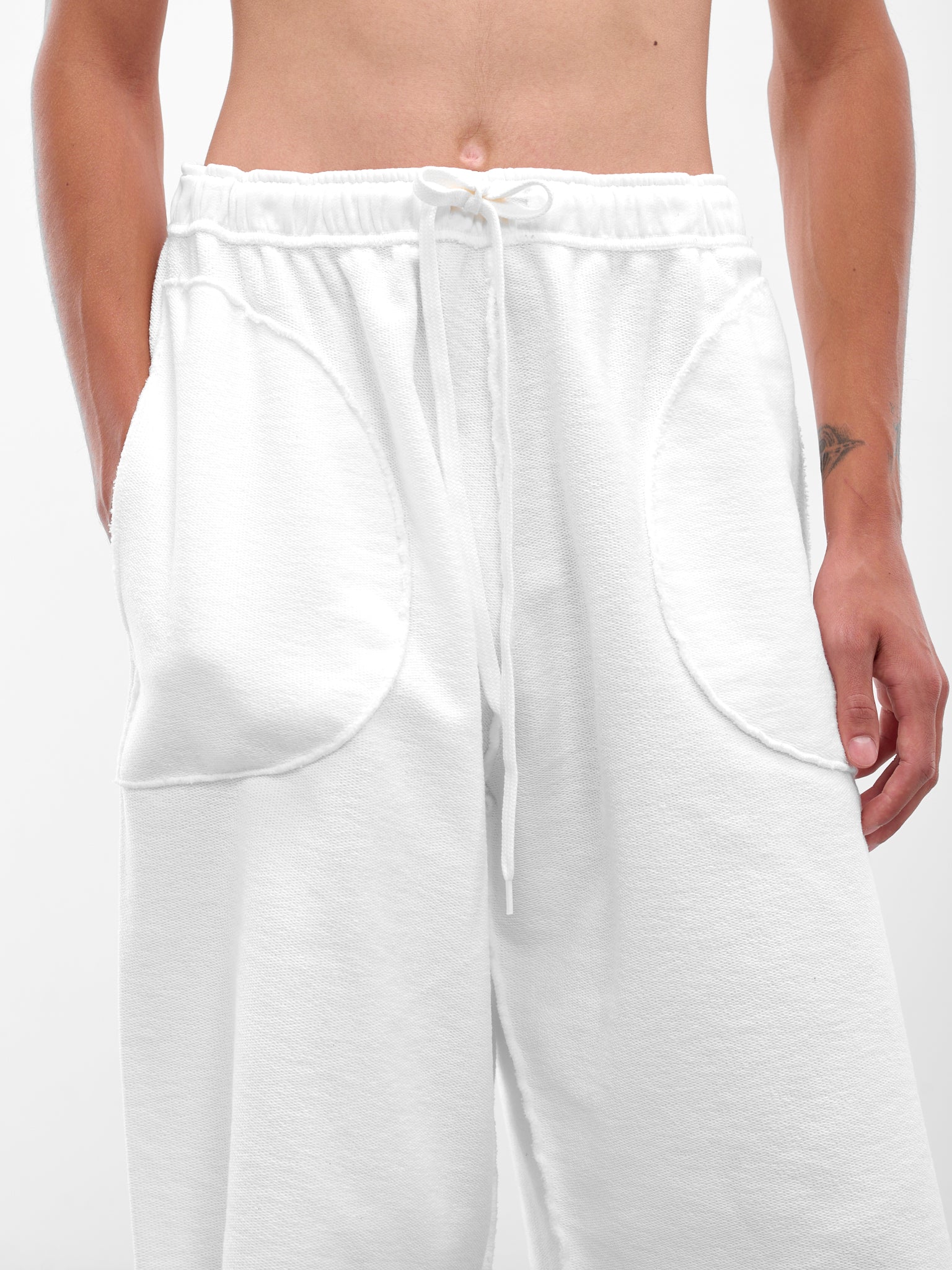 White French Terry Sweatshorts (SH0MU0019-M25014-101-WHITE)