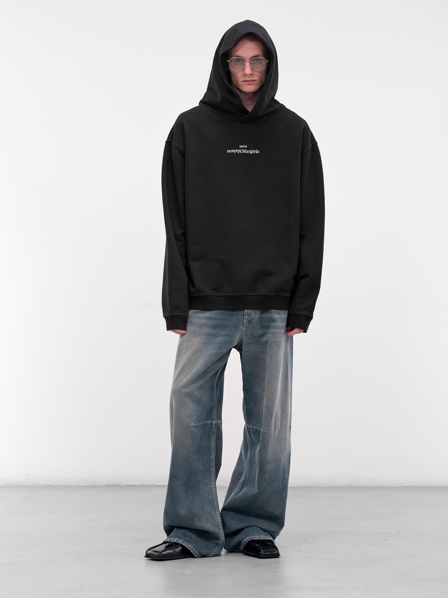 Black Reversed Logo Embroidery Hoodie (S50GU0167-S25503-962-BLACK)