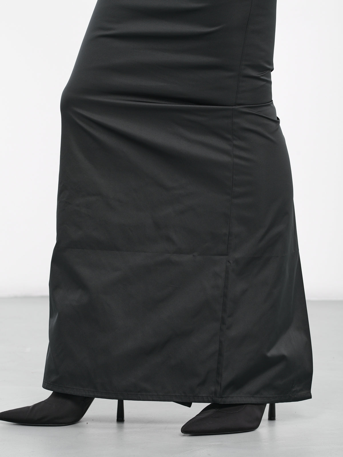 Taffeta Long Skirt (SK001WPL002-BLACK)