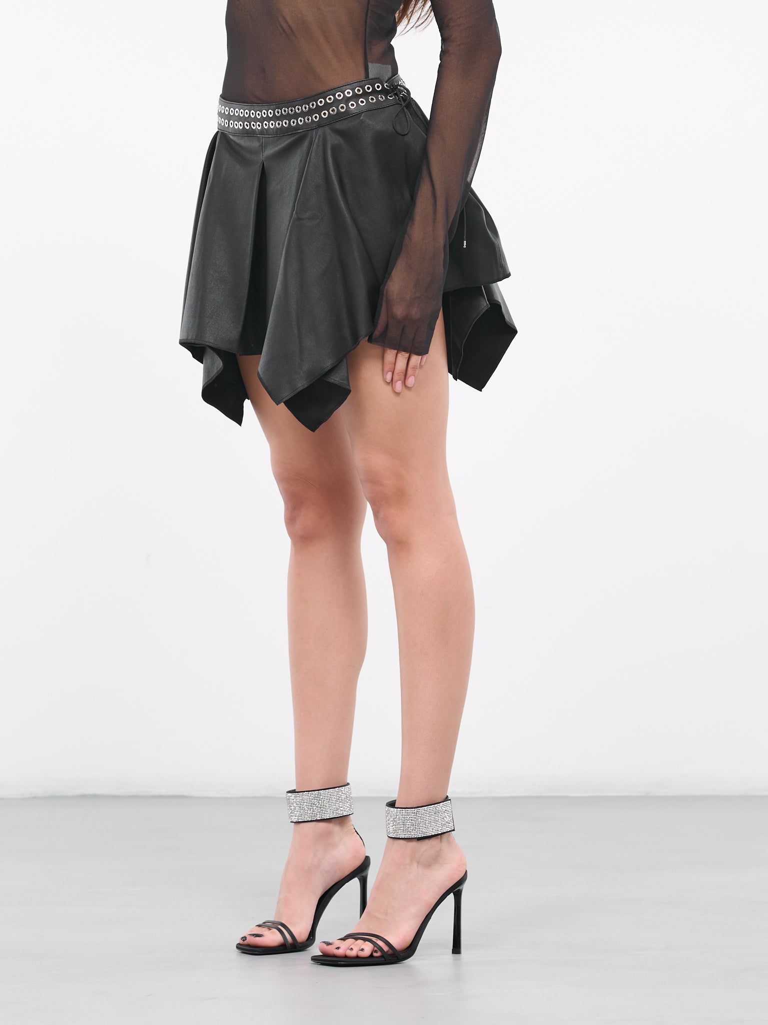 Ice Skating Mini Skirt (SK003WLEA002-BLACK)