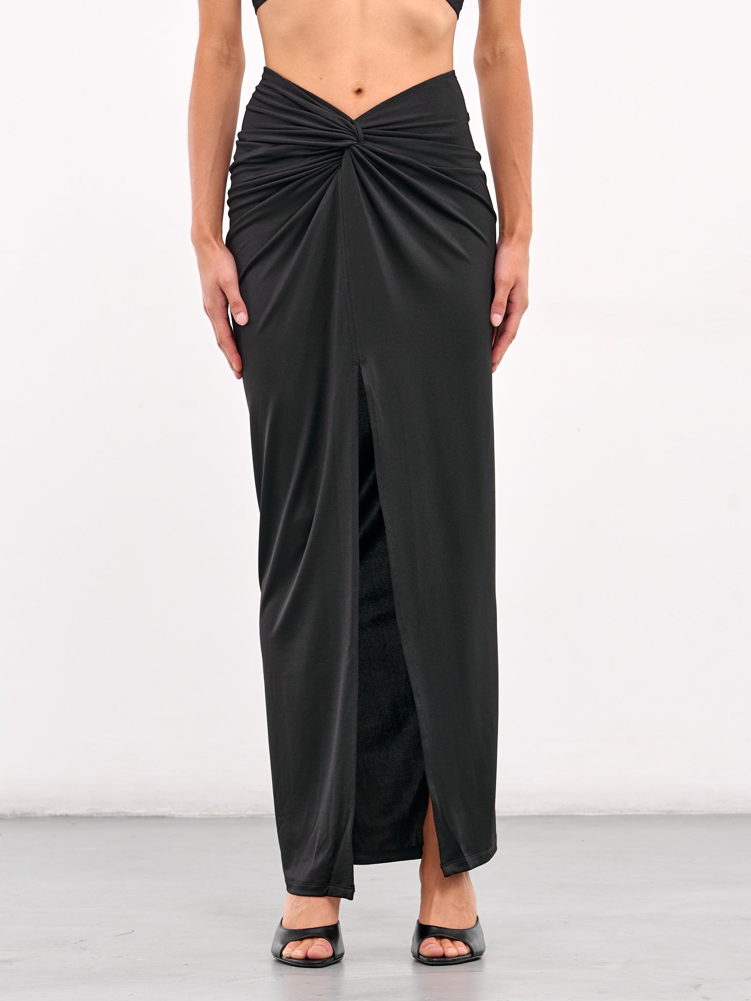 Twisted Maxi Skirt (SK07A1BL900-BLACK)
