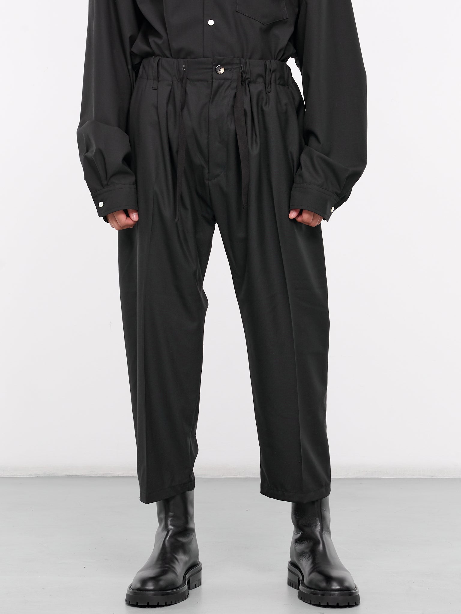 Black Elastic Tapered Crop Trousers (SLEC-BT-BL-BLACK)