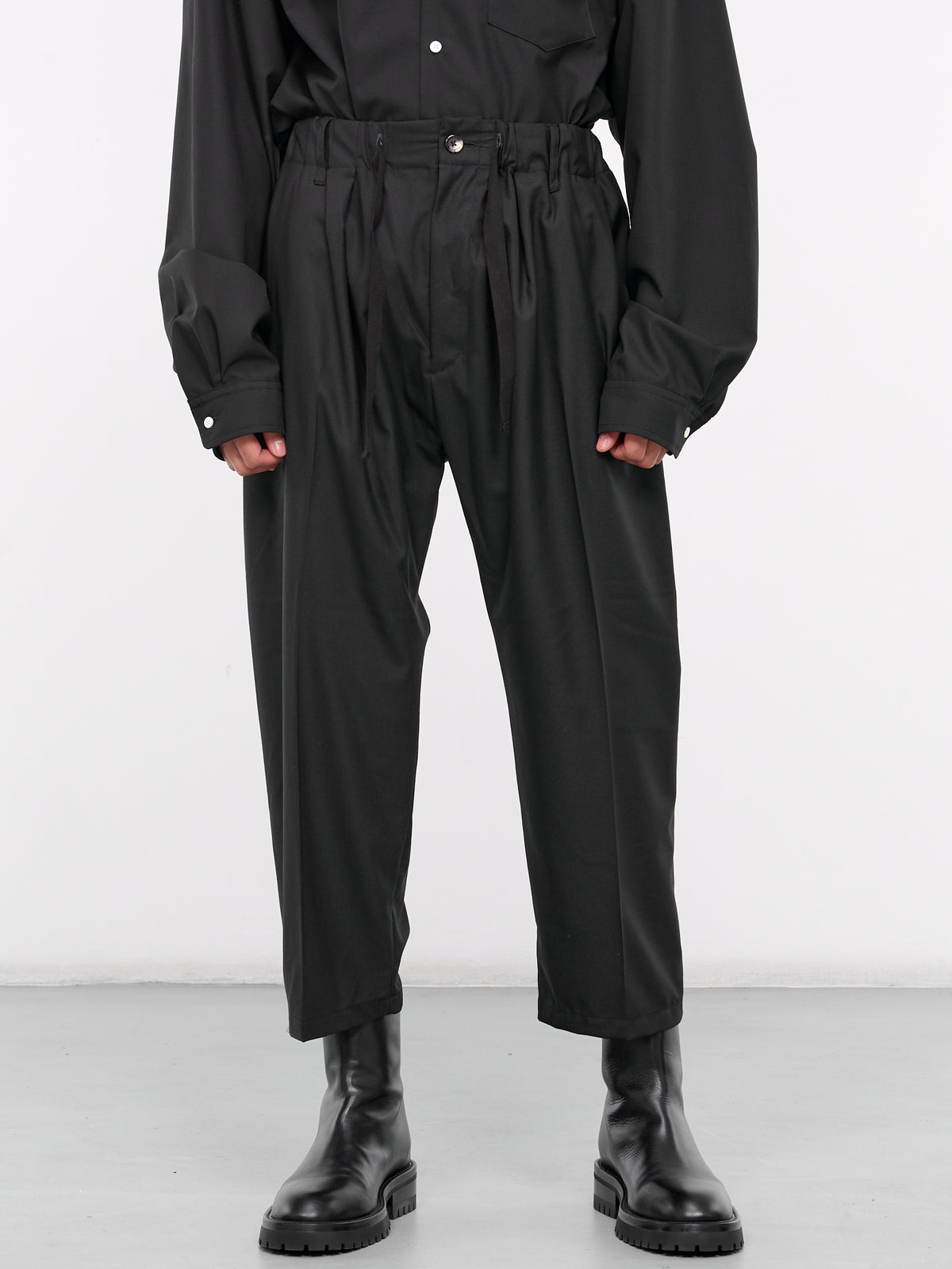 Black Elastic Tapered Crop Trousers (SLEC-BT-BL-BLACK)
