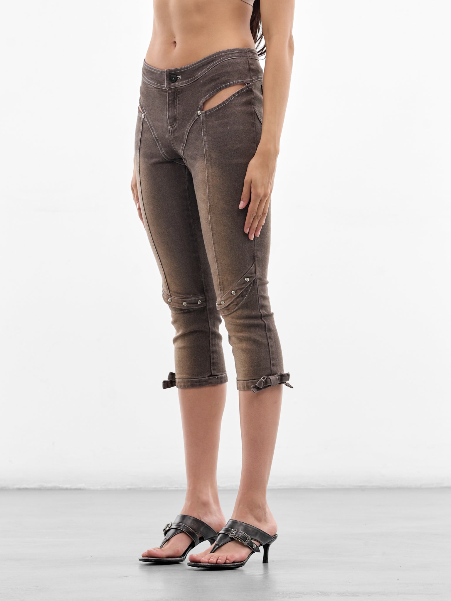 Cut-Out Embellished Denim Capri Jeans (SS26-PA-02CF-COFFEE)