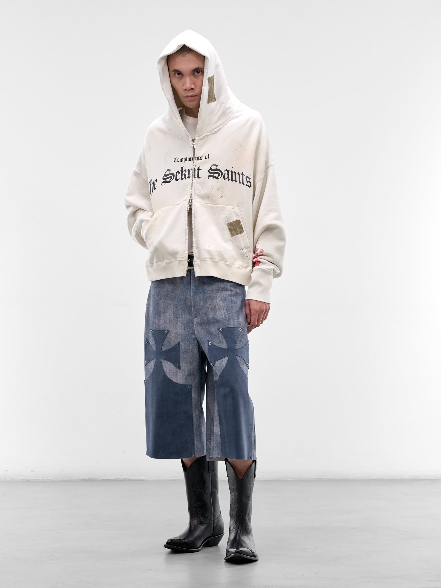 White Distressed Stamp Zip Hoodie (SS26-SEK-HD02-WHITE)