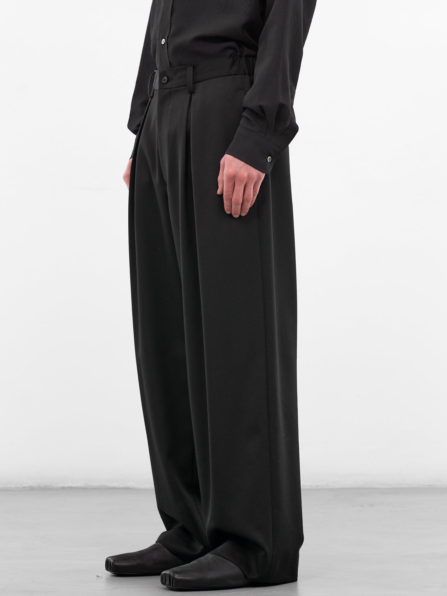 Black Pleated Wool Wide Trousers (ST-1428-BLACK)
