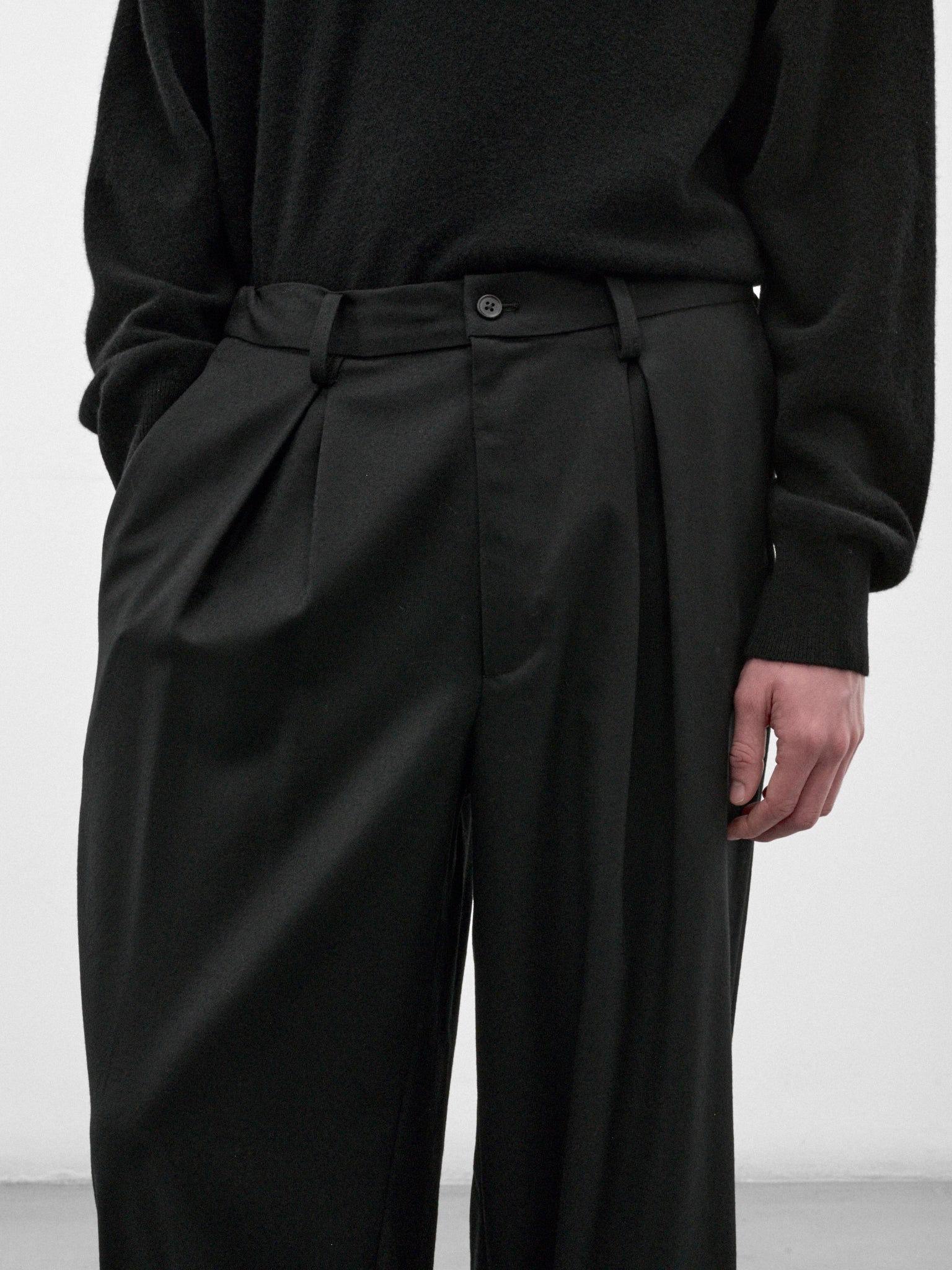 Black Wide Pleated Trousers (ST-1609-BLACK)