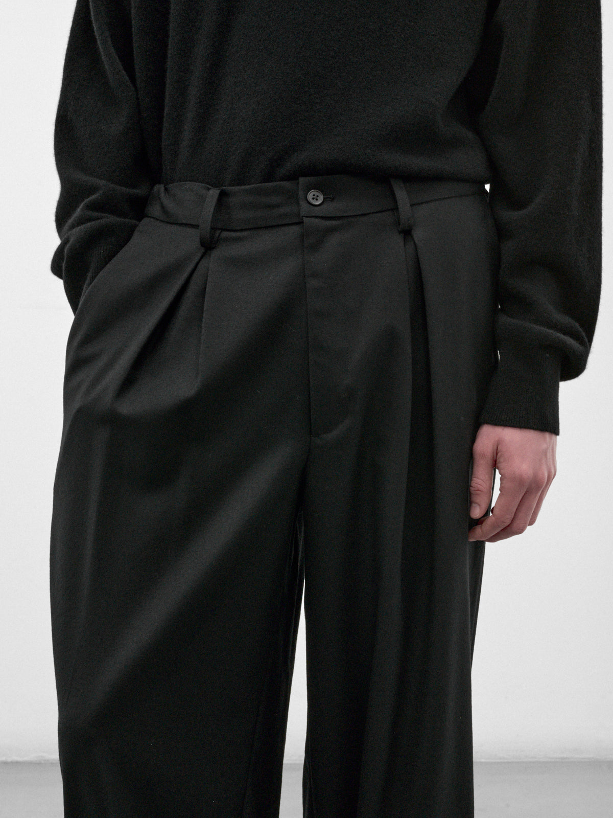 Black Wide Pleated Trousers (ST-1609-BLACK)