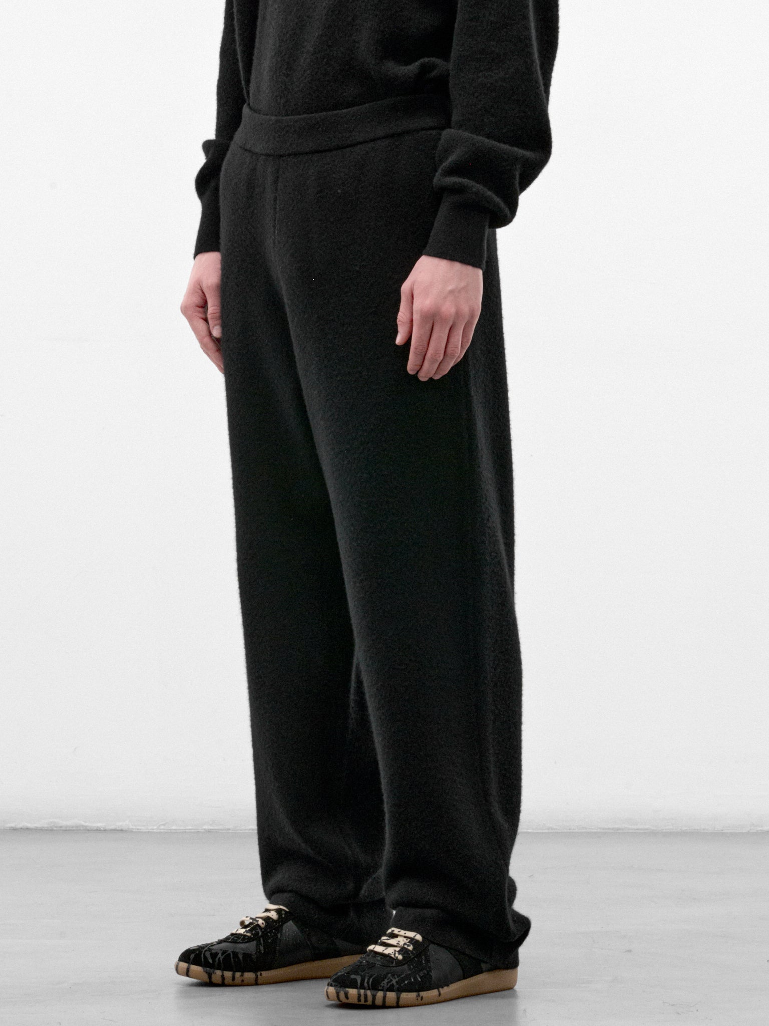 Black Wool Knit Easy Trousers (ST-1641-BLACK)