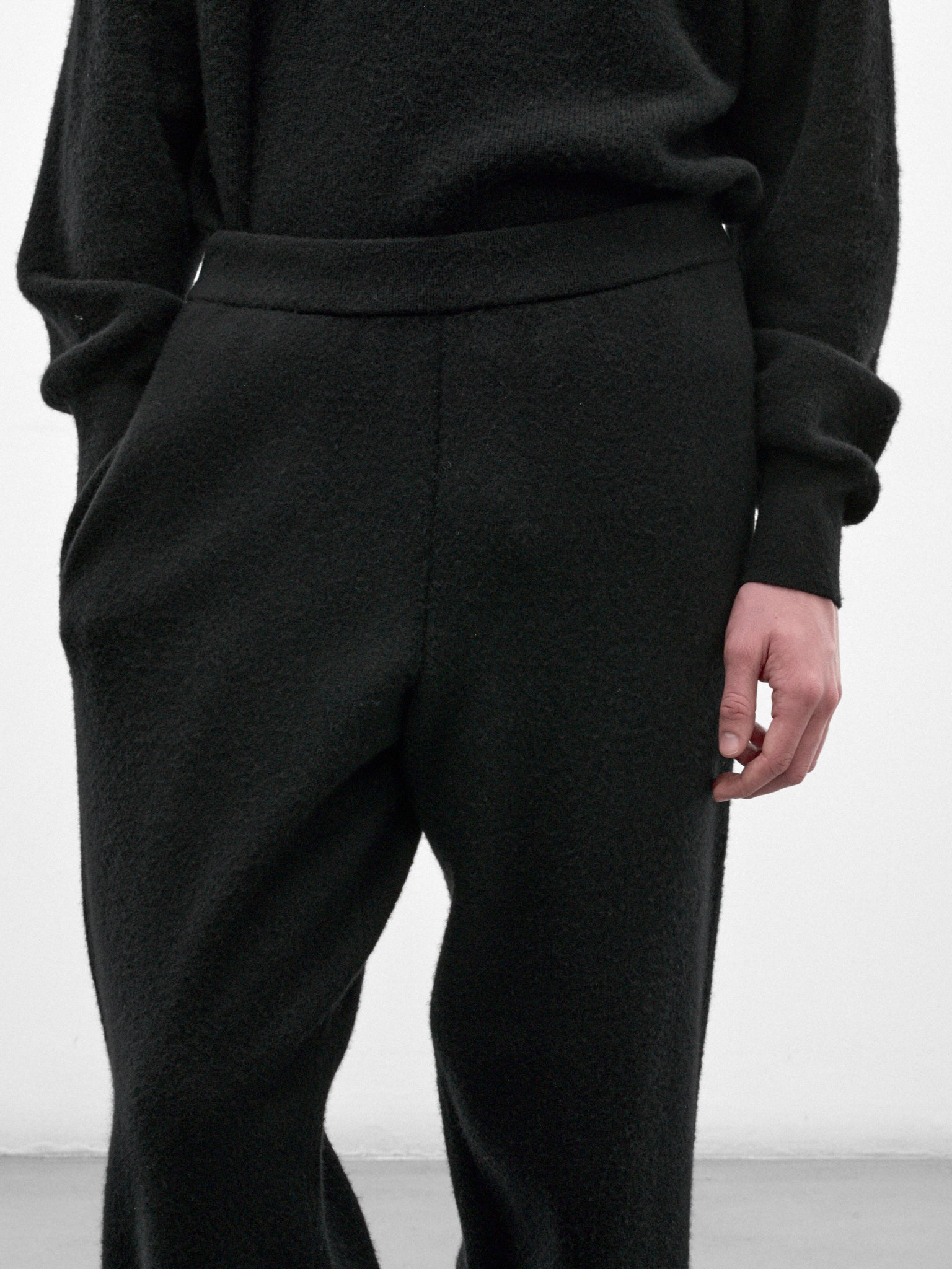 Black Wool Knit Easy Trousers (ST-1641-BLACK)
