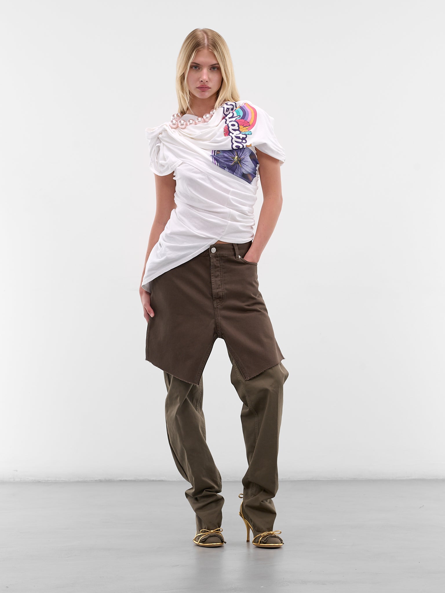 White Twisted Necklace Graphic Tee (T05FW5-WHITE-GREY)