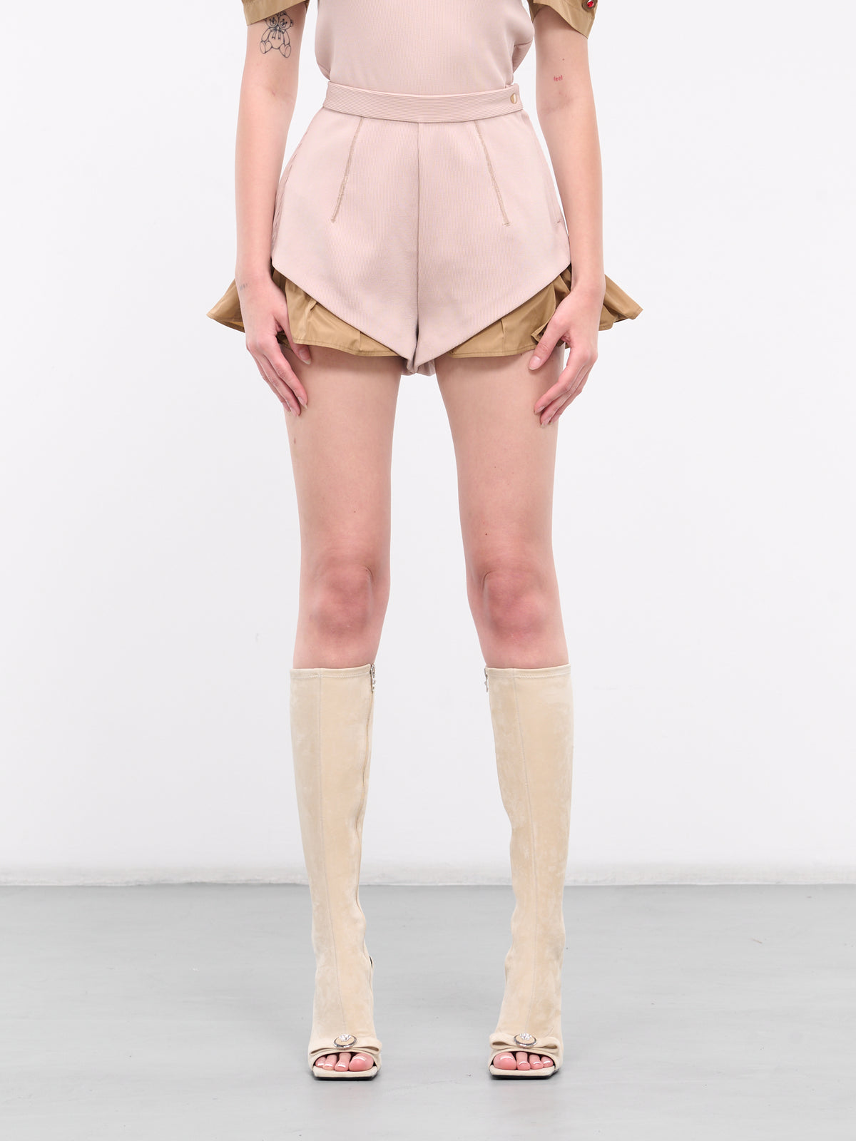 Exposed Lining Shorts (TA241-JF057-E-BEIGE)
