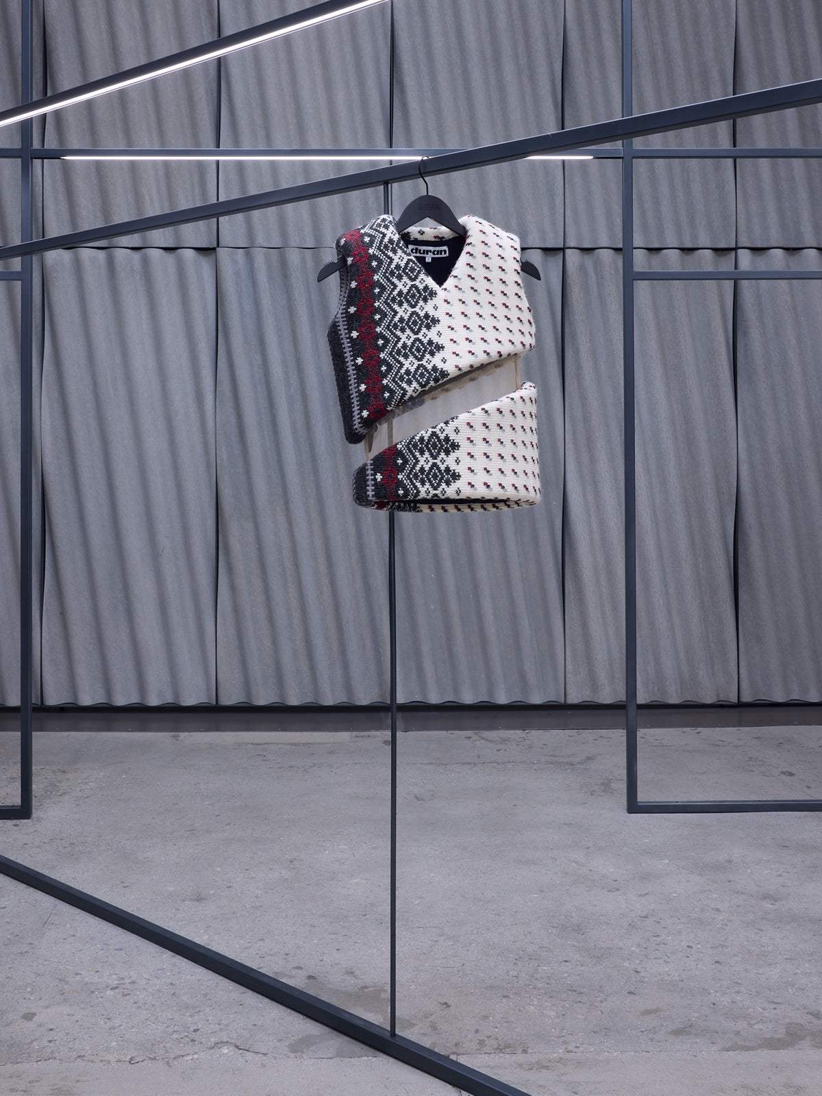 Knitted Foam Nordic Sweater Vest (TO01073-3022-NORDIC)