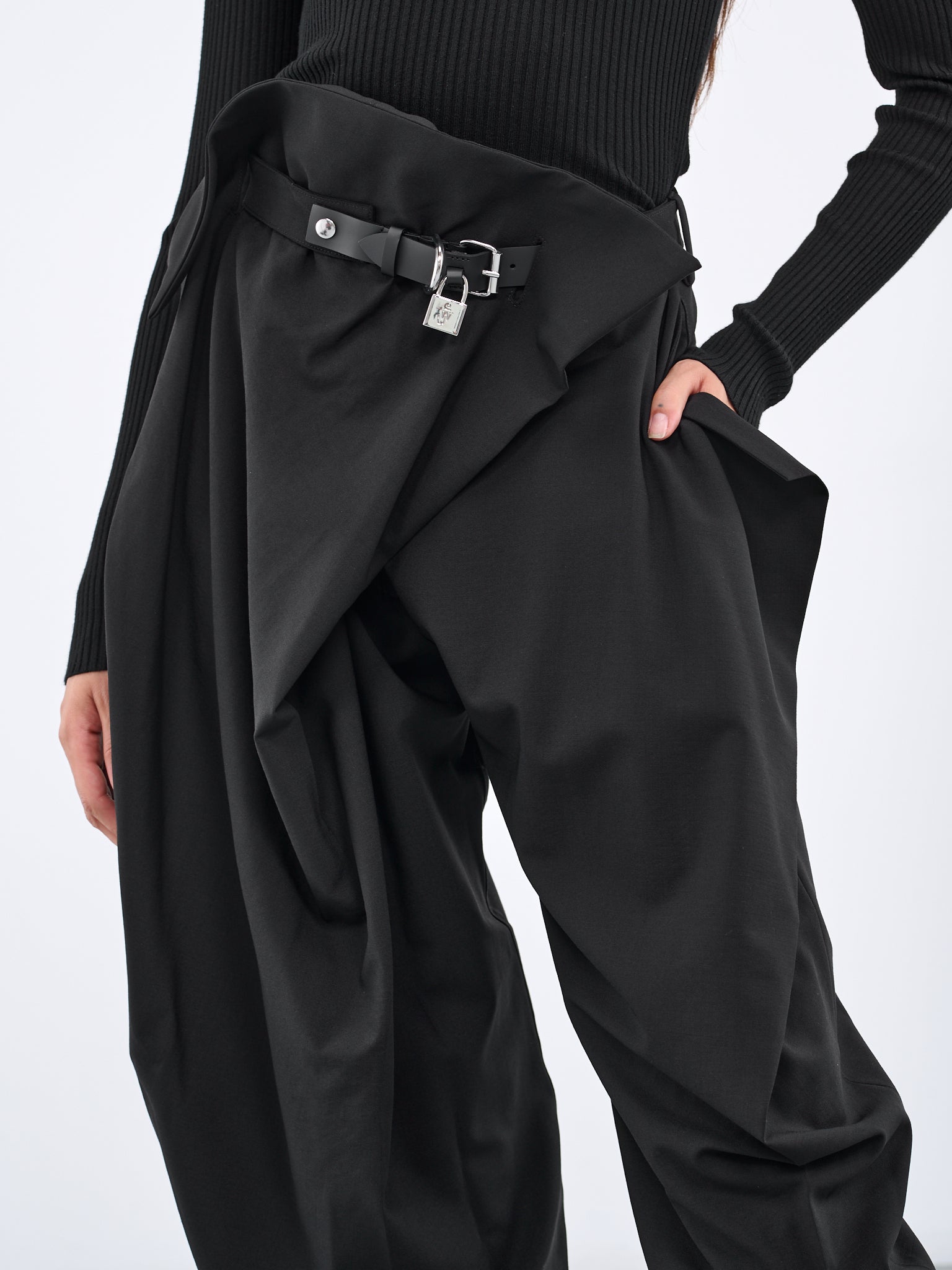 Padlock Fold-Over Trousers (TR0295-PG1321-999-BLACK)