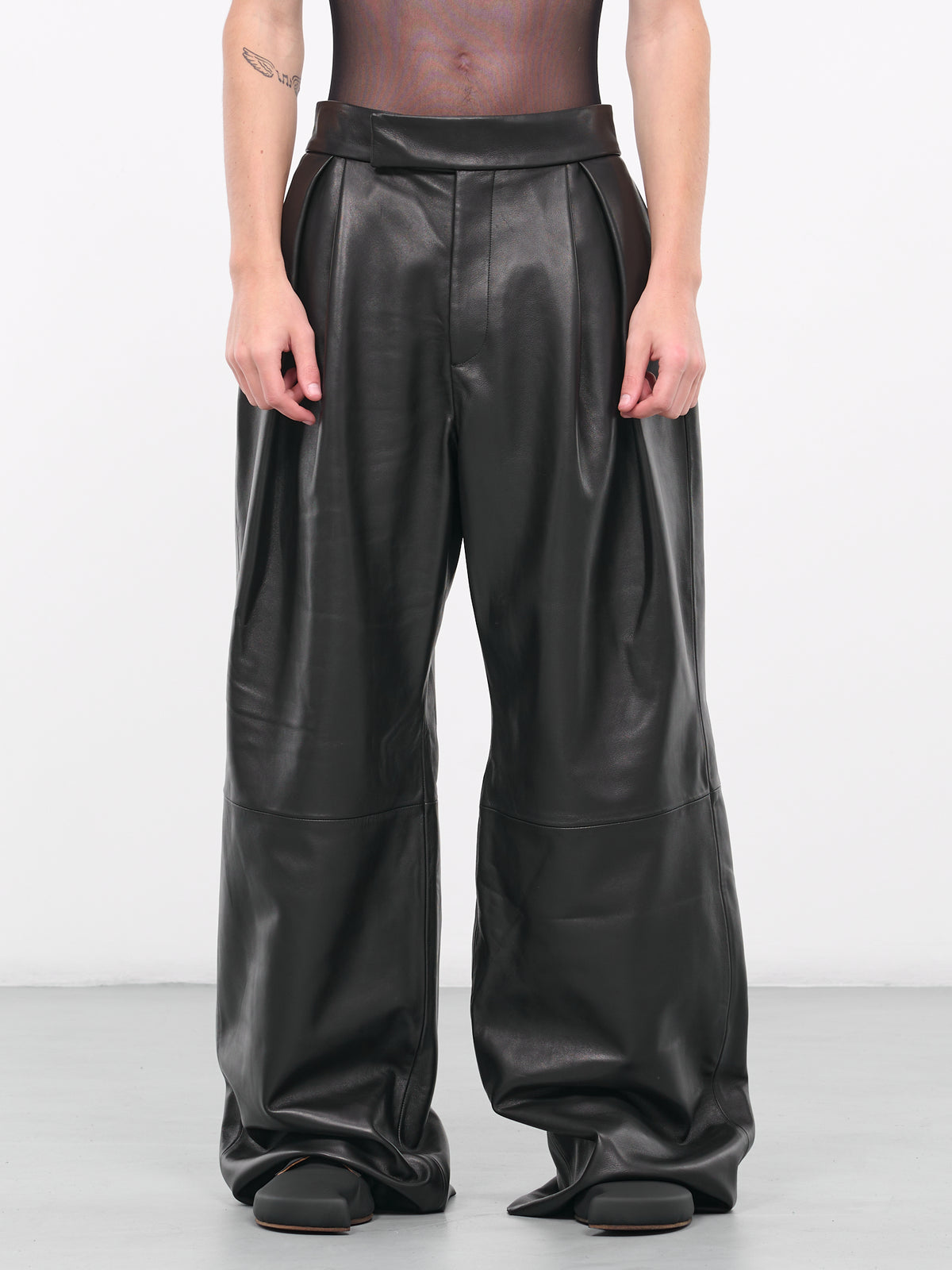 Double-pleat High-waisted Trousers (TR04-BLACK)