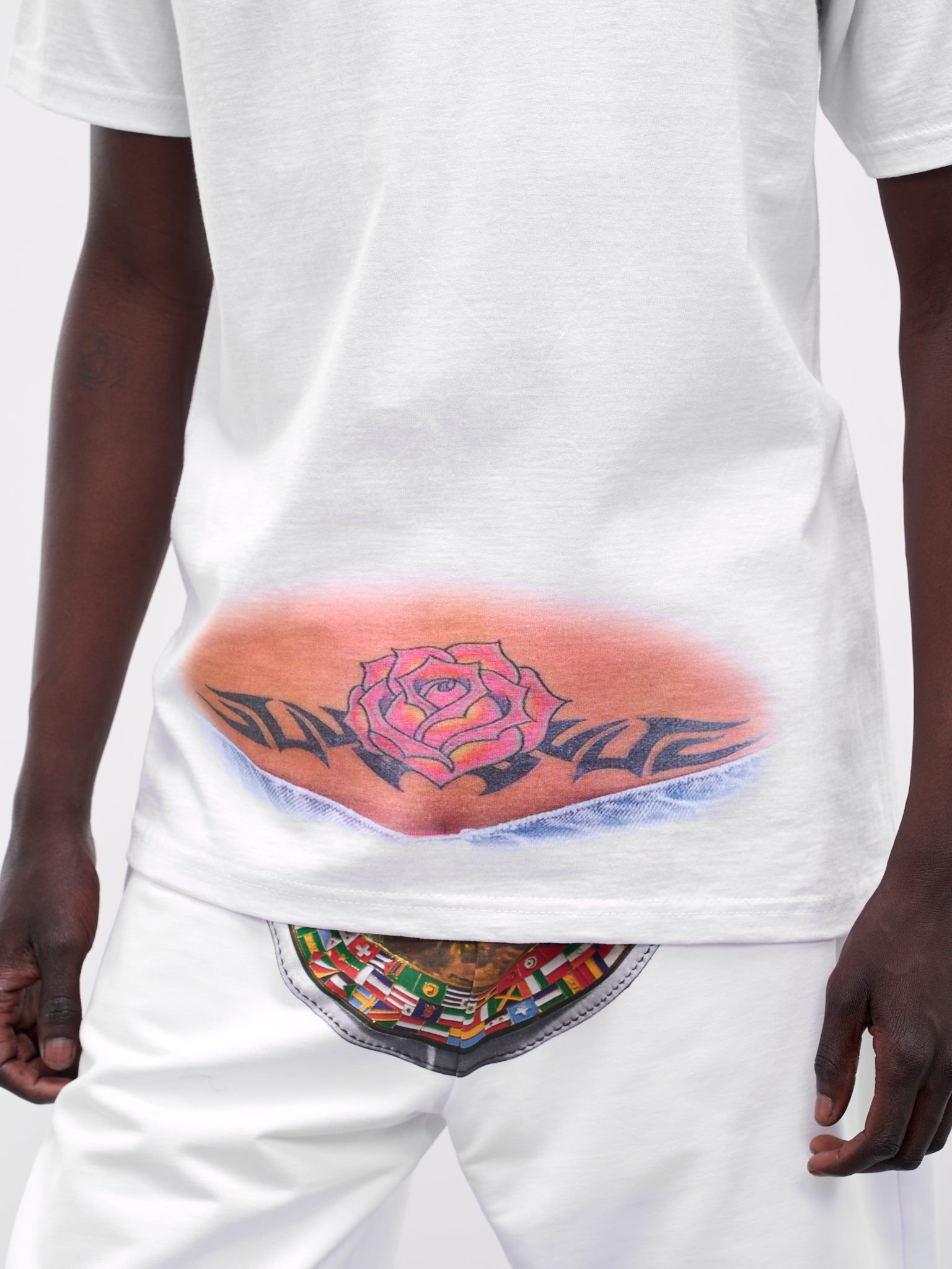 LA MASKARADE Tramp Stamp Graphic Tee | H.Lorenzo - detail 1
