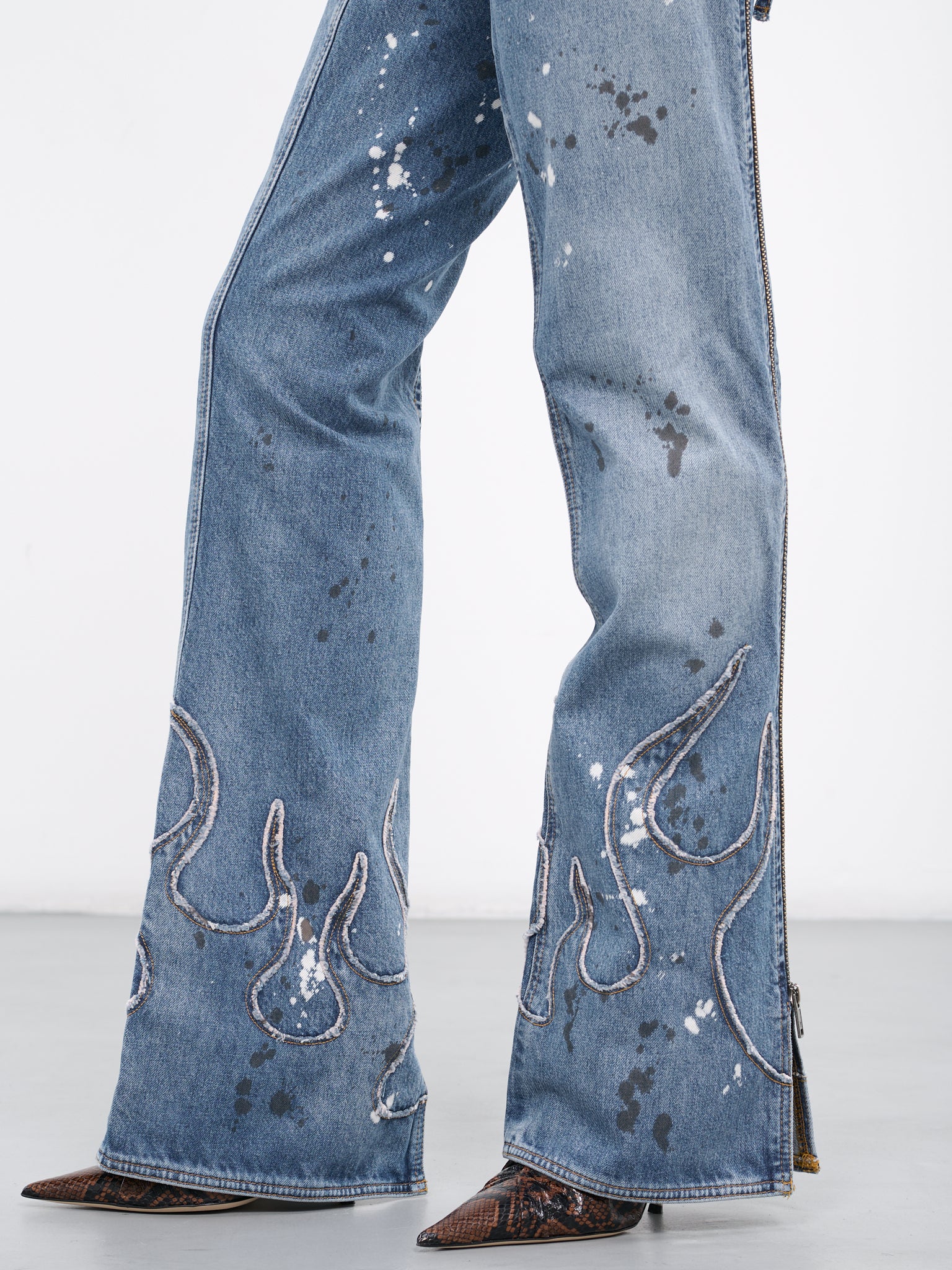 Gusa Chaps (U24D4RV0-FB0Q-MEDIUM-WASH)