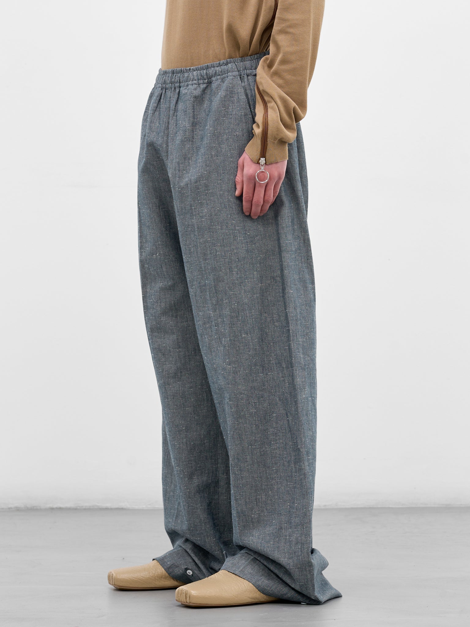 Indigo Paper Chambray Baggy Trousers (U261-P048-C019-INDIGO)