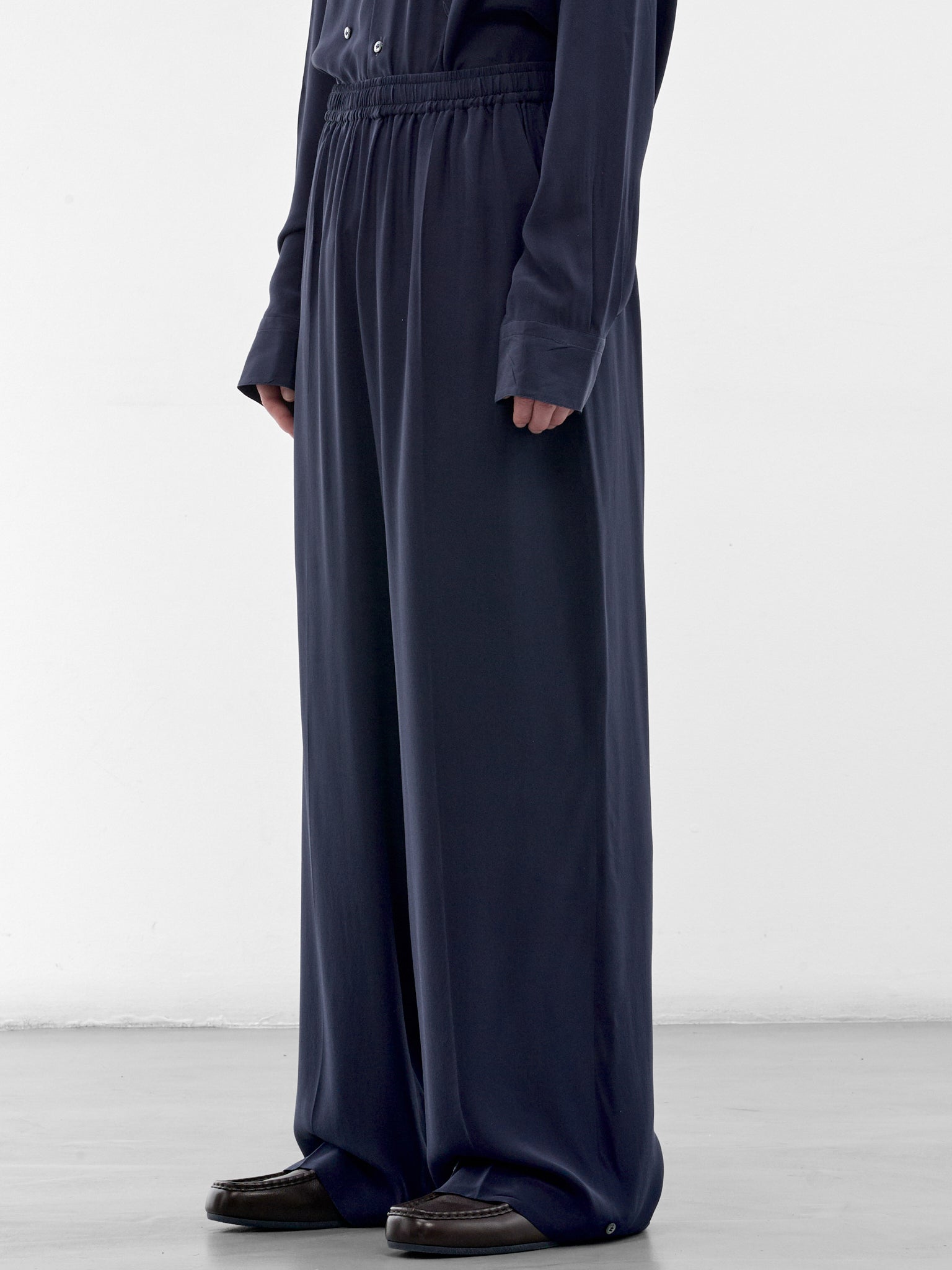 Navy Wide Leg Trousers (U262-P048-S026-NAVY)