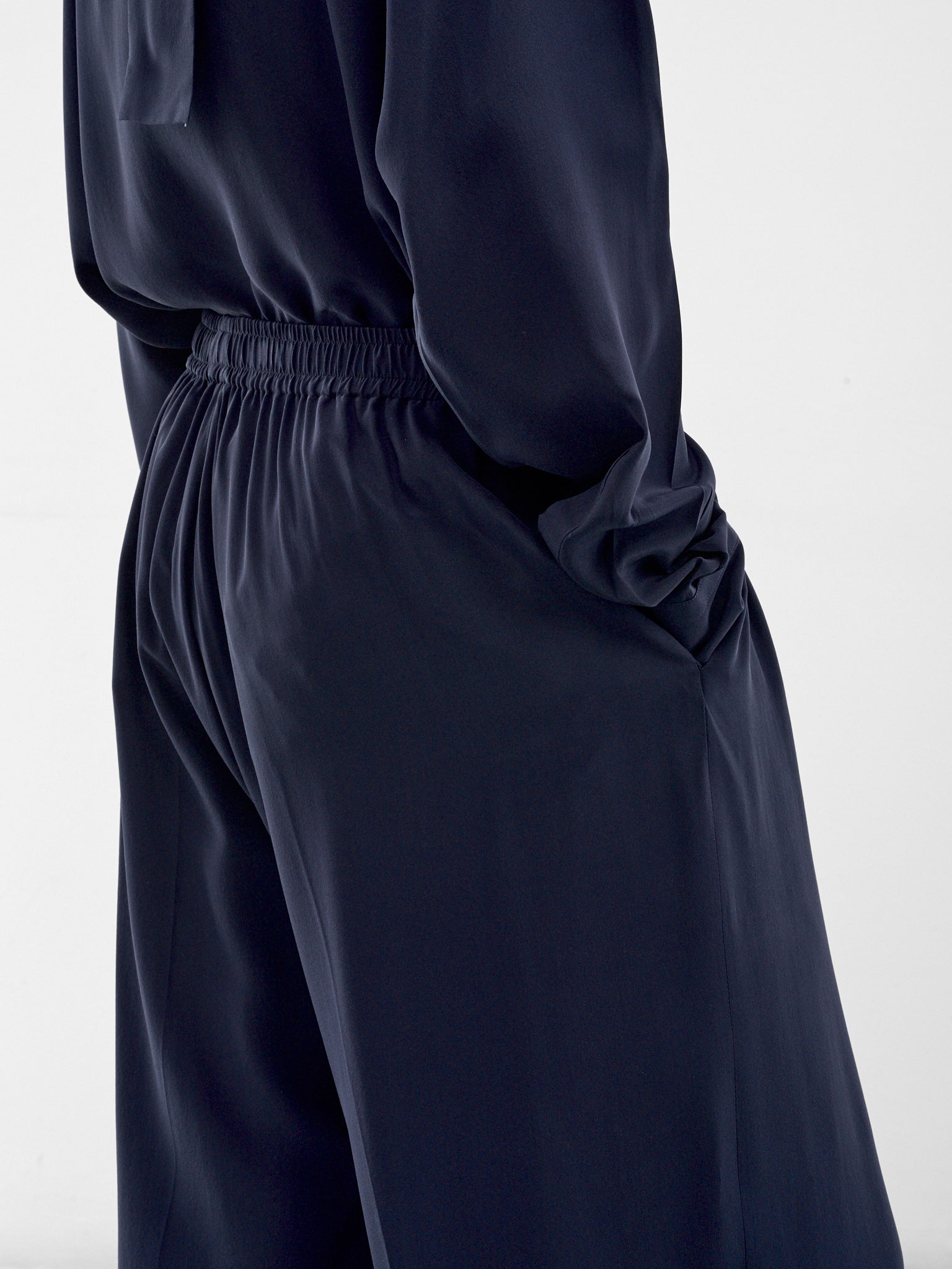 Navy Wide Leg Trousers (U262-P048-S026-NAVY)